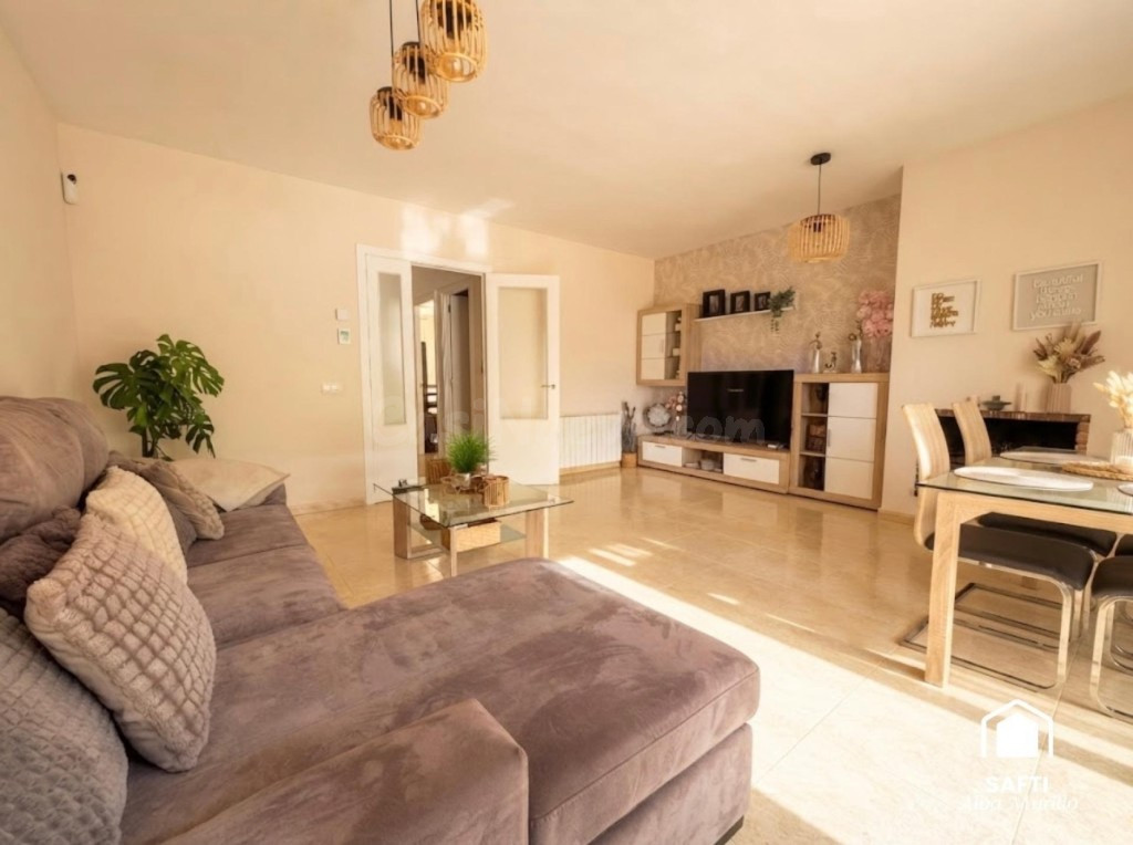 Preciosa casa adosada con jardín privado a 15 minutos de Sit - foto 2