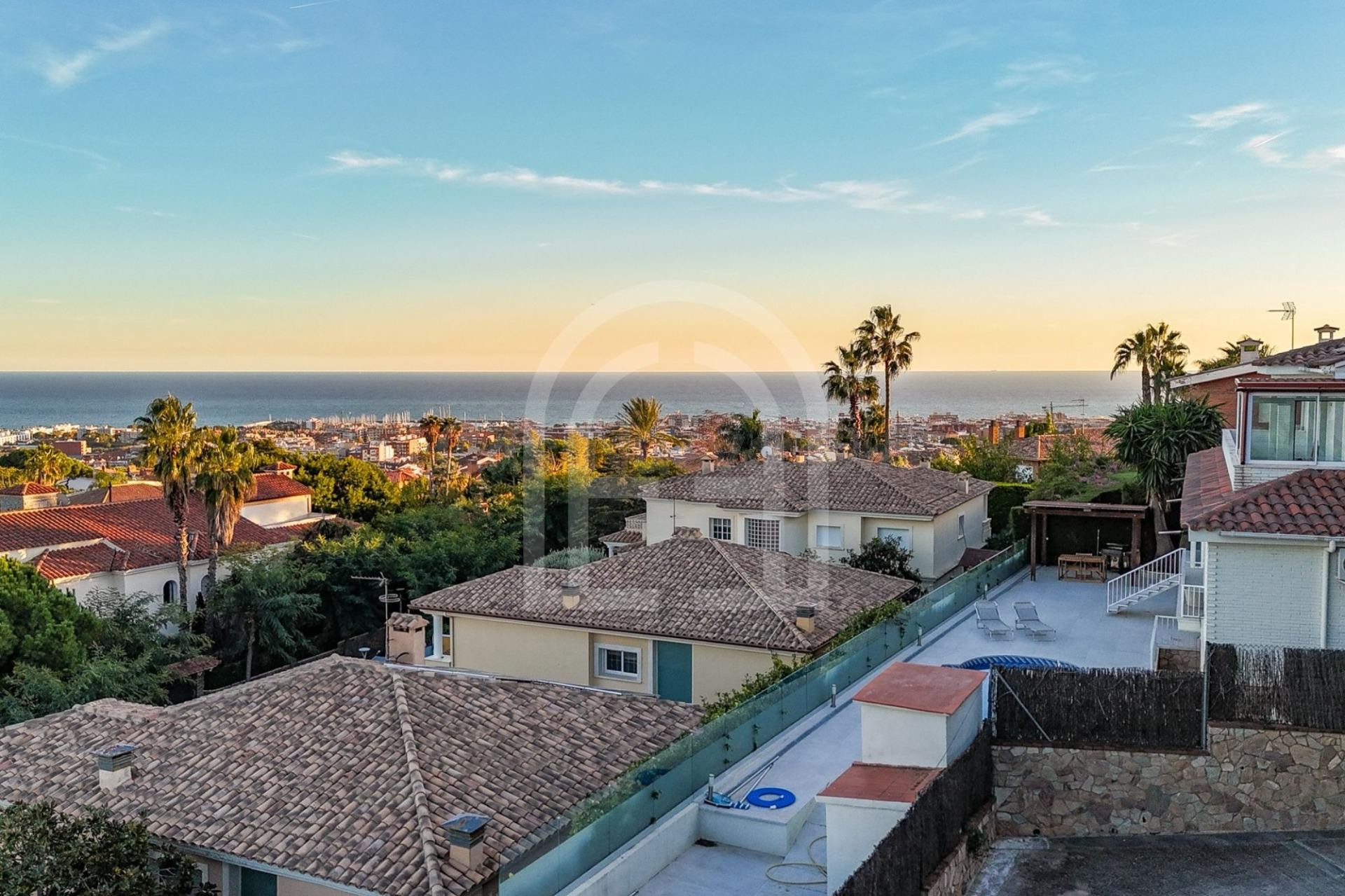 Casa con piscina y vistas al mar - foto 4