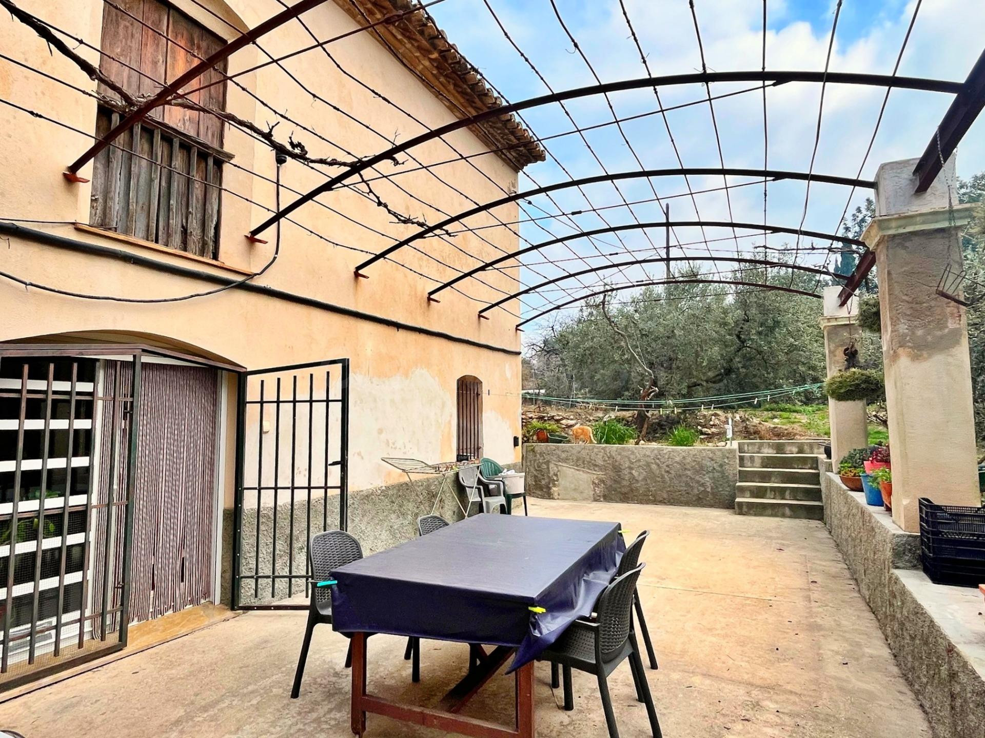 Chalet con finca rústica a 3 minutos del centro de Tortosa – Naturaleza y ciudad en un mismo lugar