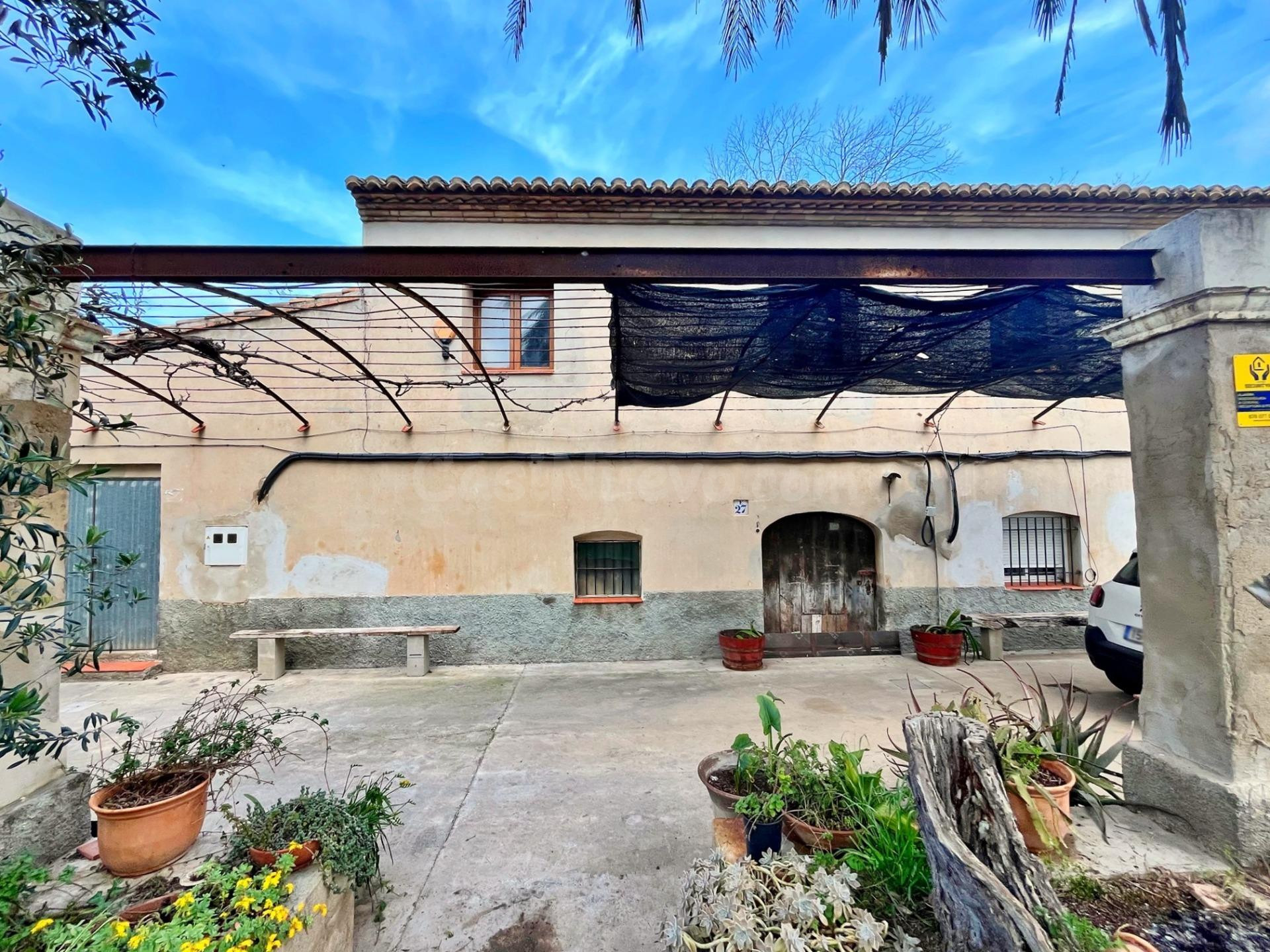 Chalet con finca rústica a 3 minutos del centro de Tortosa – - foto 2