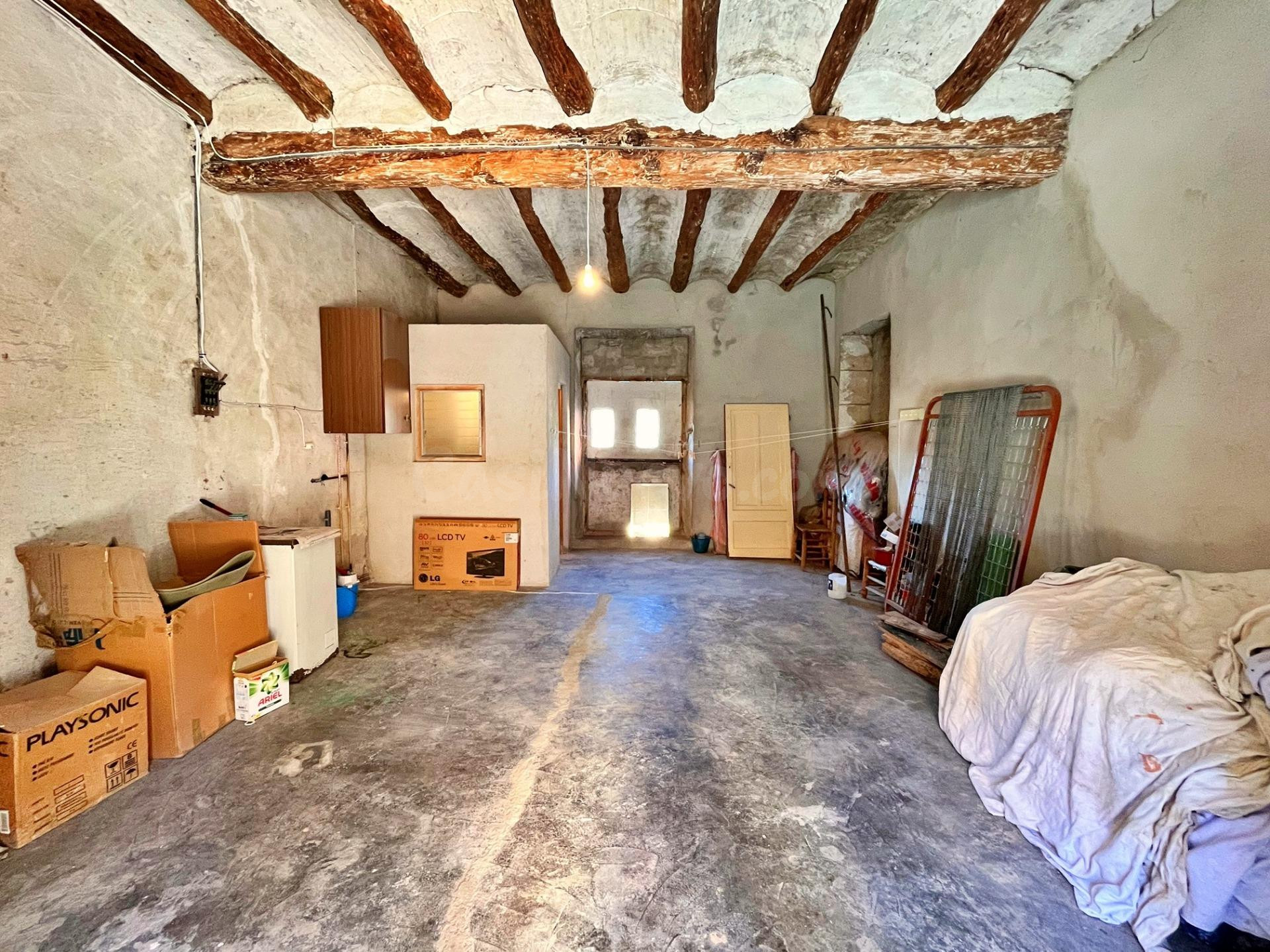 Casa de 350 m2 en el centro de Alfara de Carles (Los Puertos - foto 5