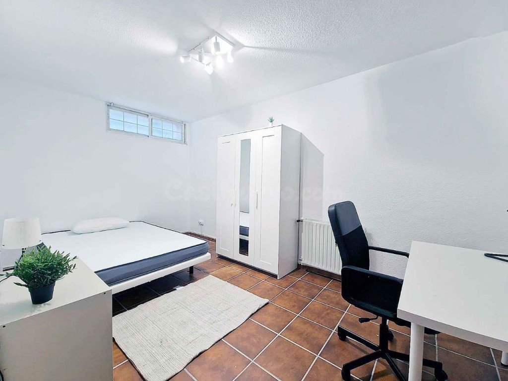 ESTUDIANTES, ALQUILER DE ÚLTIMA HABITACIÓN A 500€ EN VILLANU - foto 2
