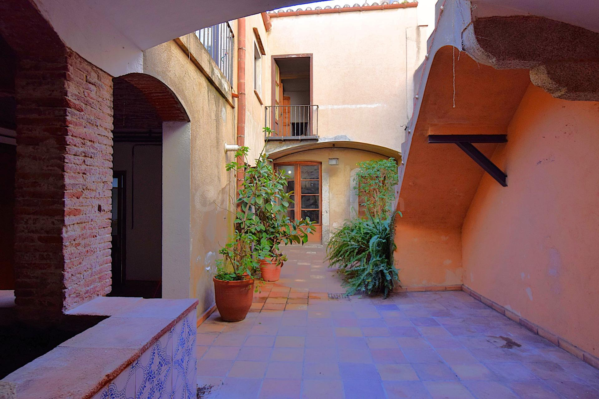Casa en Mataró Centro con Espacio y muchas posibilidades - foto 5