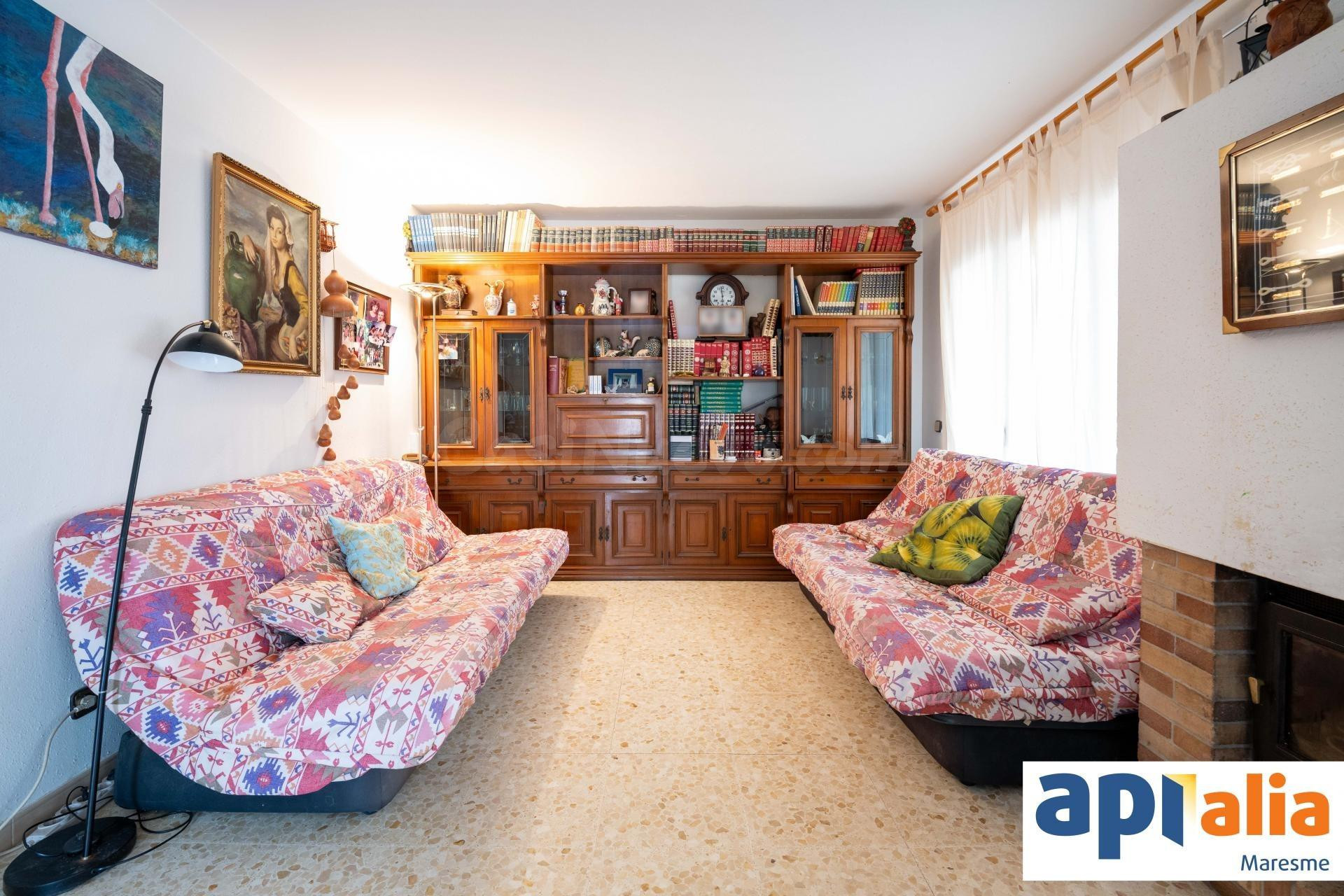 Descubre este impresionante chalet situado en la tranquila z - foto 4
