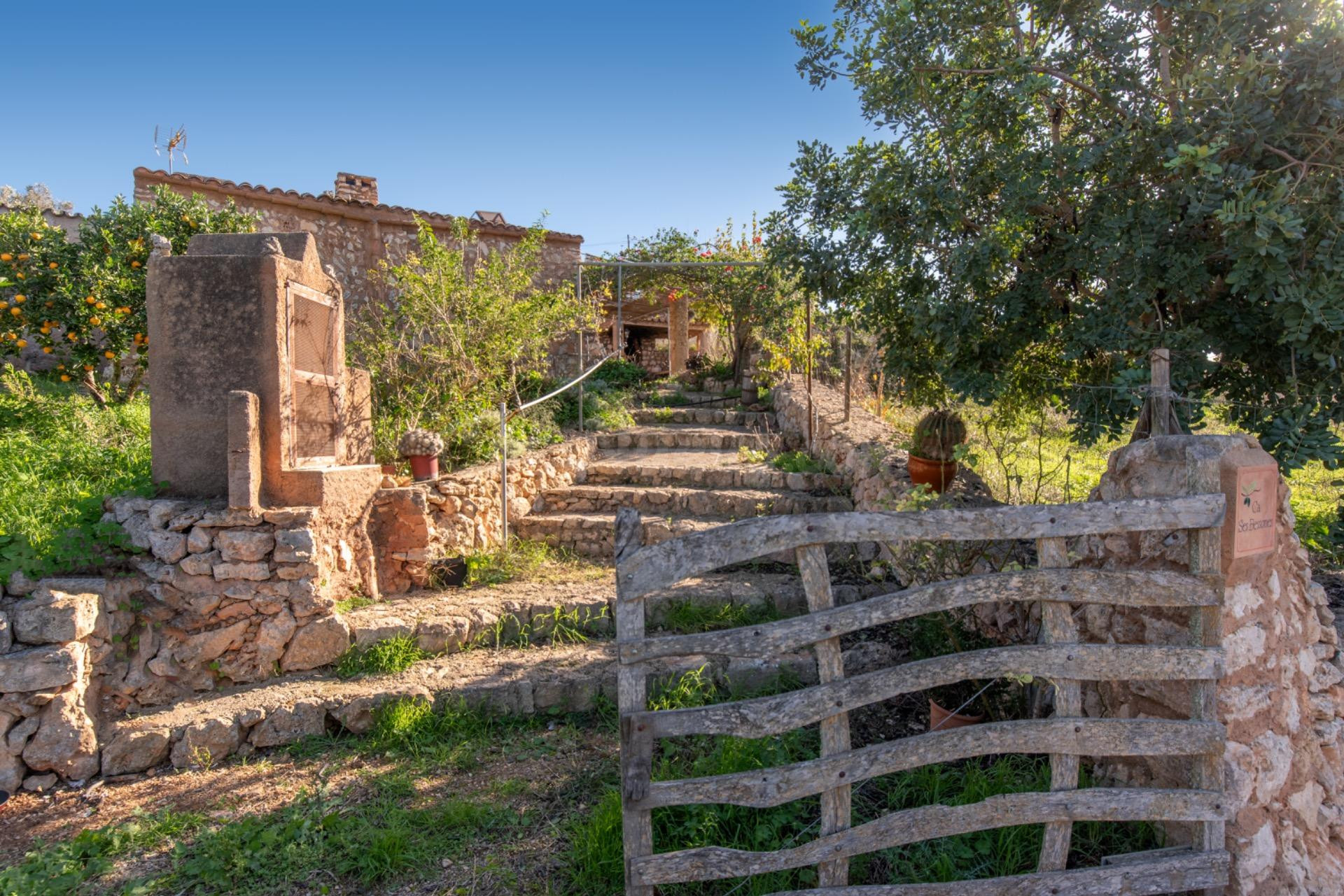 Terreno con casita entre Calas de Mallorca y Cala Murada