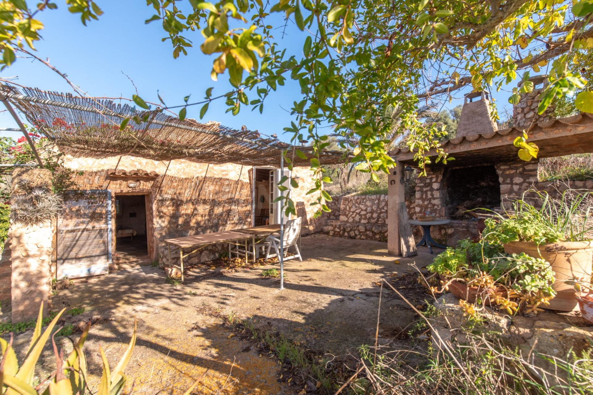 Terreno con casita entre Calas de Mallorca y Cala Murada - foto 2