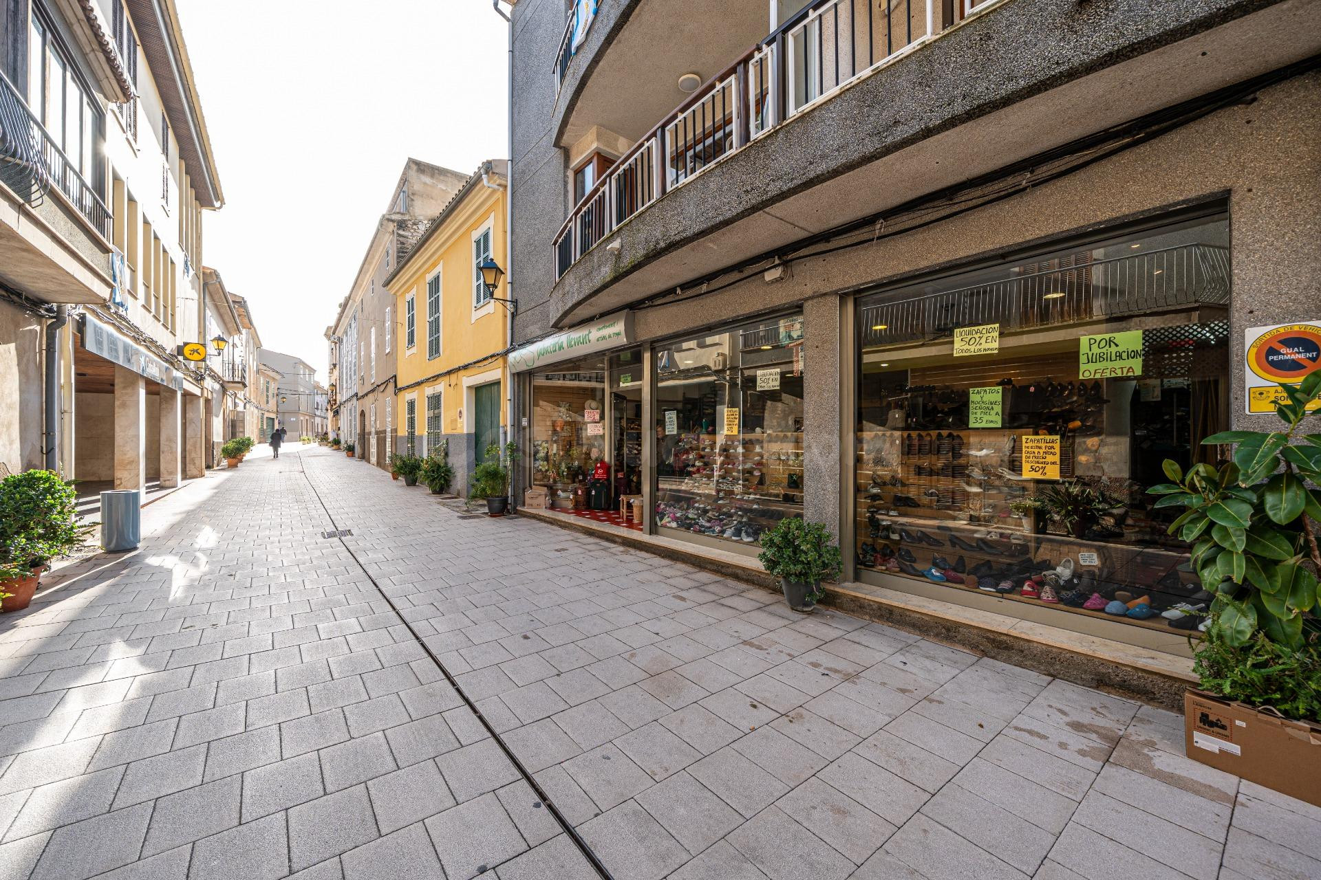 Tienda en traspaso en Son Servera - foto 3