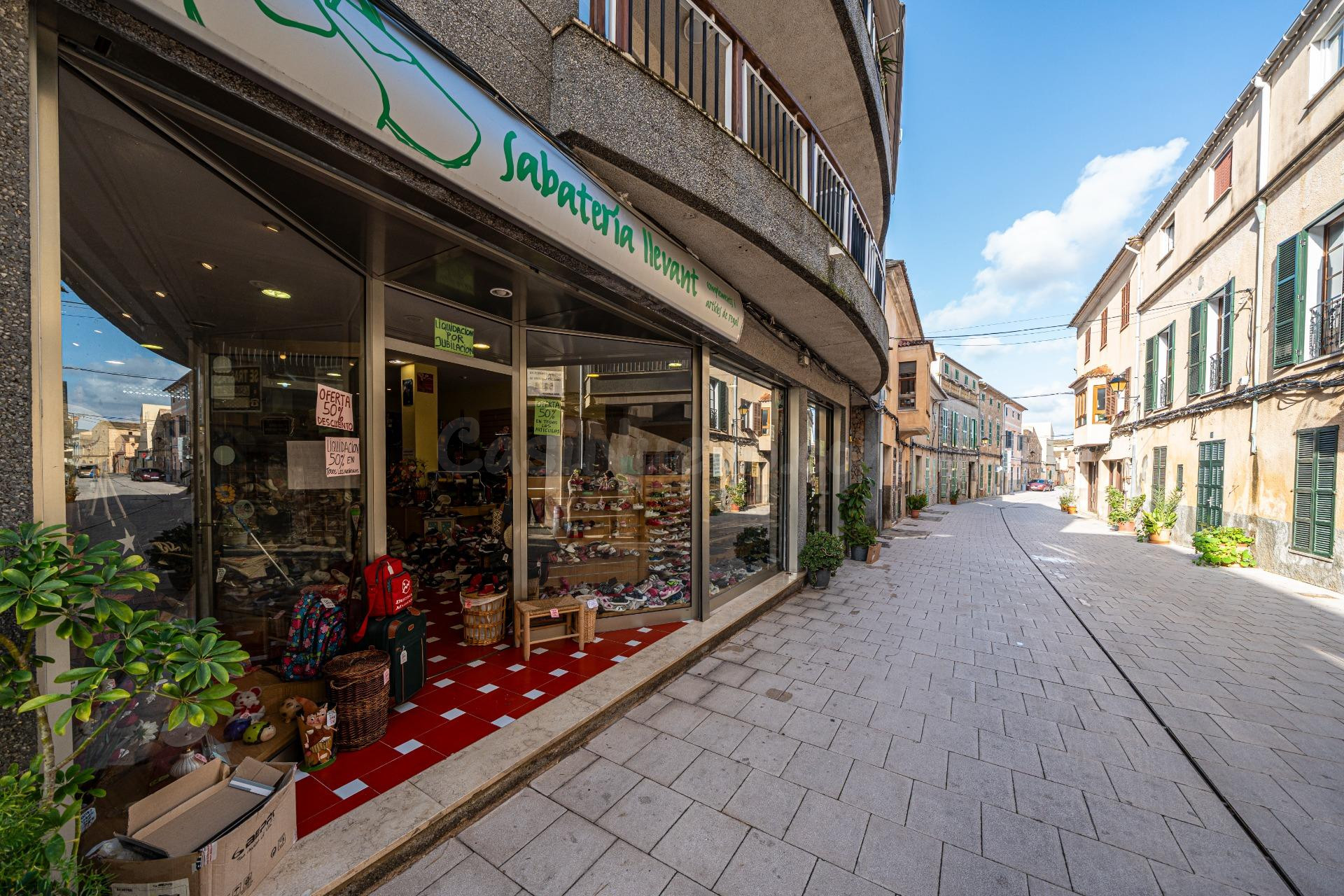 Tienda en traspaso en Son Servera - foto 4
