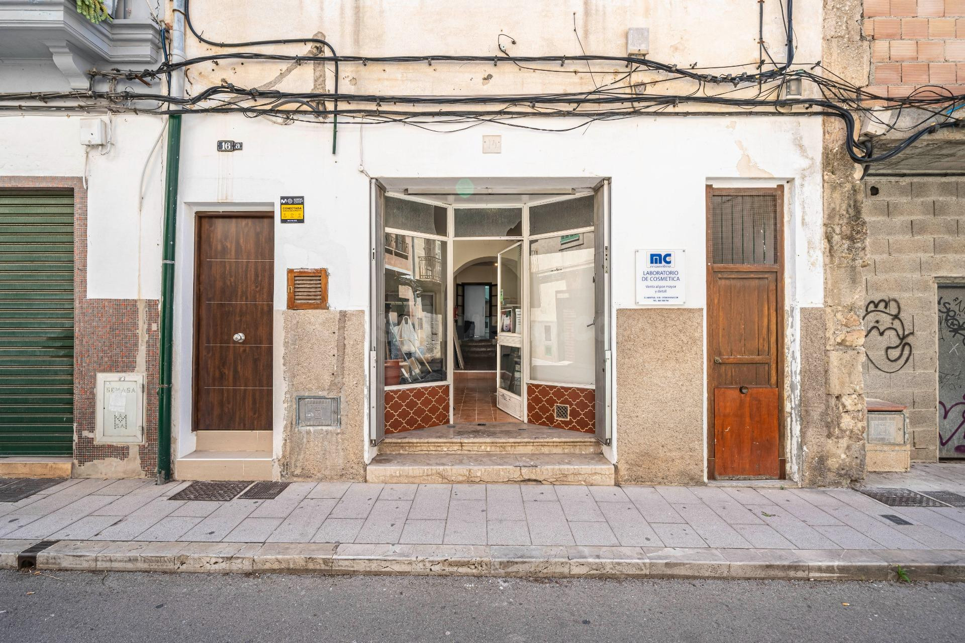 Local Comercial en el centro de Manacor con posibilidad de C - foto 2