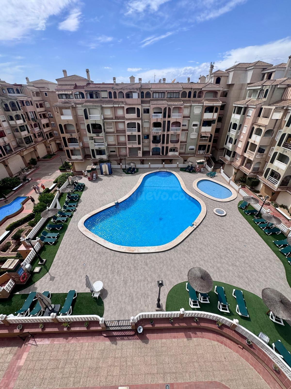 Amplio apartamento de 2 dormitorios con gran terraza en Jard