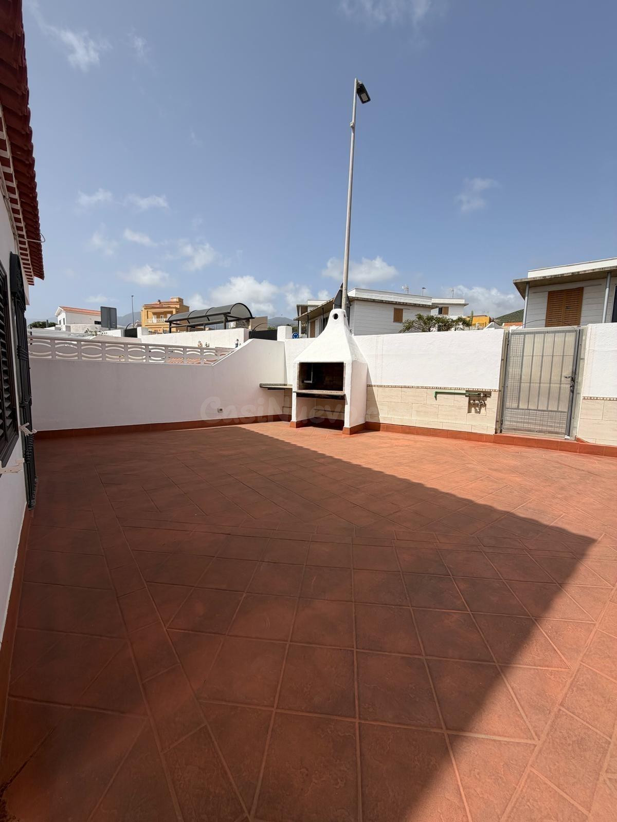 ✨ EXCLUSIVO CHALET EN RADAZUL ✨ - foto 2
