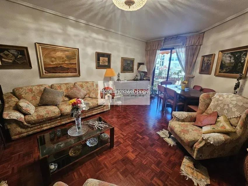 En el corazón de Ruzafa, este piso señorial de techos altos - foto 2