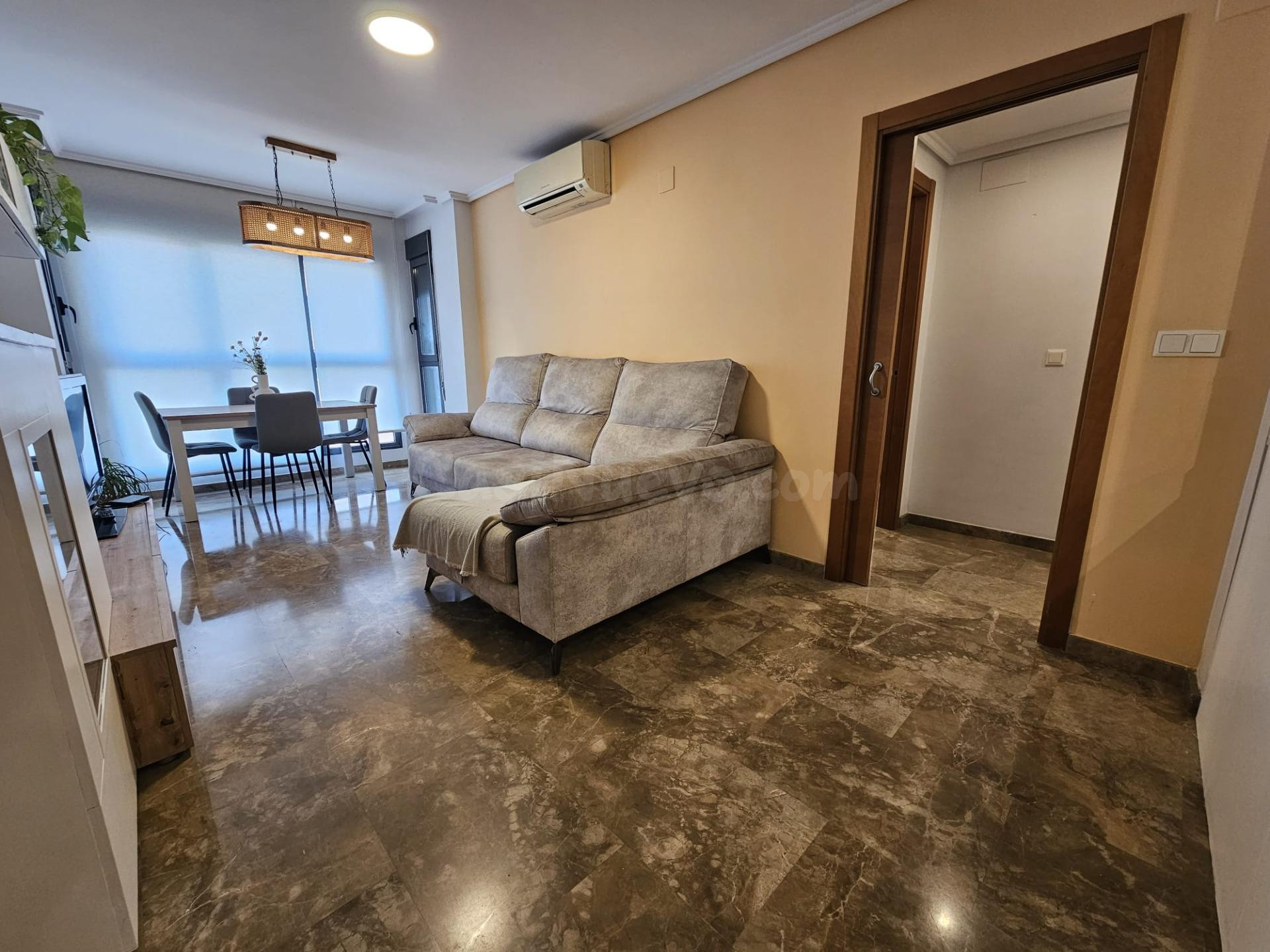 Oportunidad – Piso seminuevo (Año 2007) Finca señorial en Av - foto 3