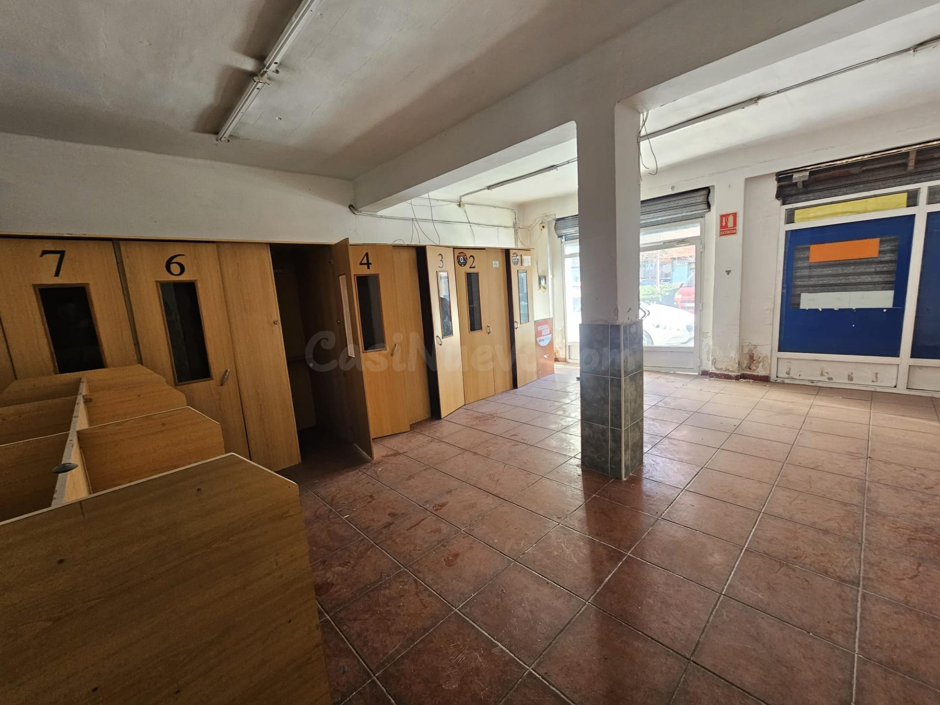 Oportunidad en Xirivella: local comercial con posibilidad de