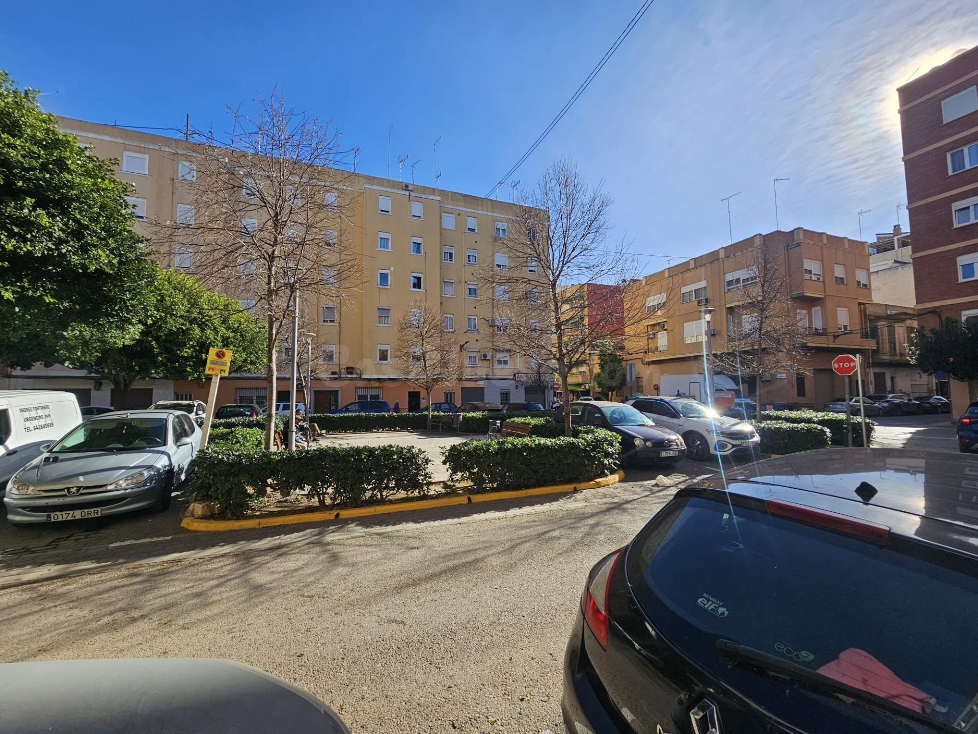 Oportunidad en Xirivella: local comercial con posibilidad de - foto 2