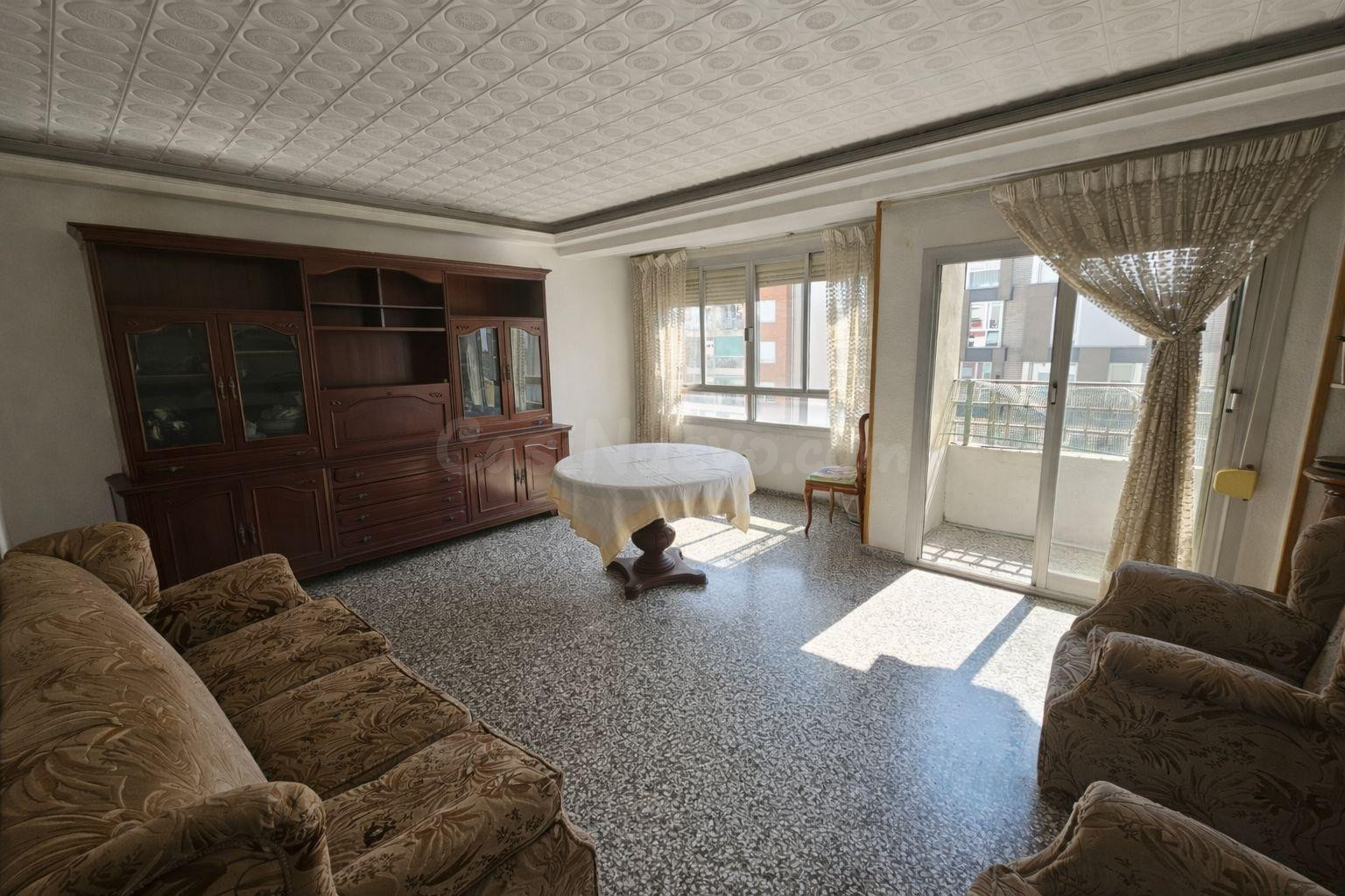 OPORTUNIDAD !!PISO  AMPLIO CALLE BERNIA