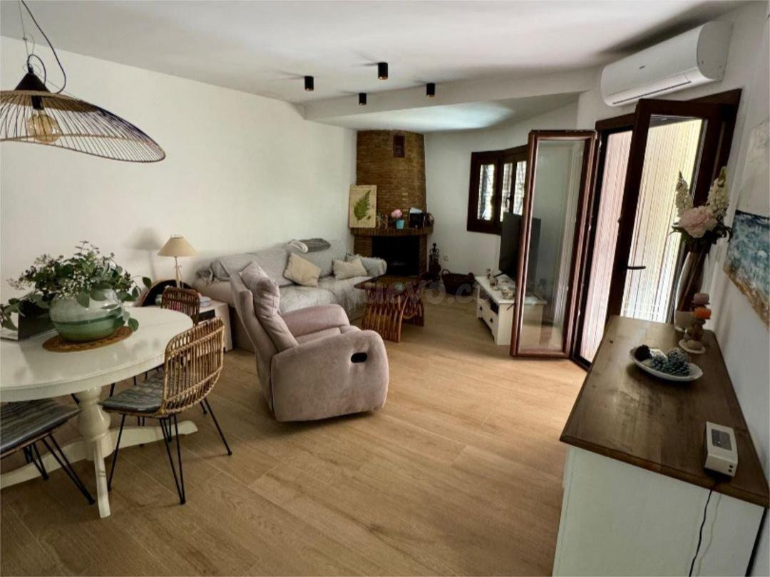 Inmocity Expertos Inmobiliarios te presenta esta gran oportunidad junto al mar  ¿Te imaginas despertar cada día con la brisa del mar en un entorno tranquilo y familiar? Ahora puedes hacerlo rea