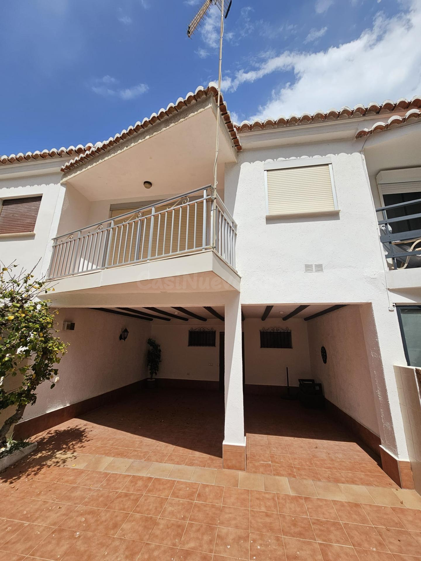 Exclusiva vivienda junto al mar – vive donde otros sueñan vacacionar Inmocity Expertos Inmobiliarios te presenta esta magnífica oportunidad en primera línea de playa.