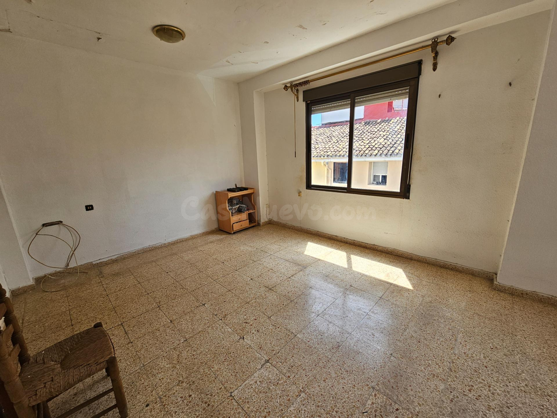CASA INDEPENDIENTE CON GRAN POTENCIAL EN TAVERNES DE LA VALL - foto 3
