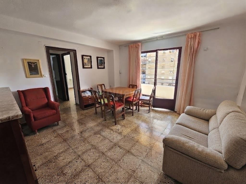 Piso en alquiler SOLO PARA ESTUDIANTES UNIVERSITARIOS – Blas - foto 2