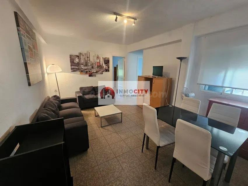¡PISO EXCLUSIVO PARA ESTUDIANTES A 5 MINUTOS DE LA UNIVERSIDAD DE VALENCIA!  Zona Manuel Candela – Valencia