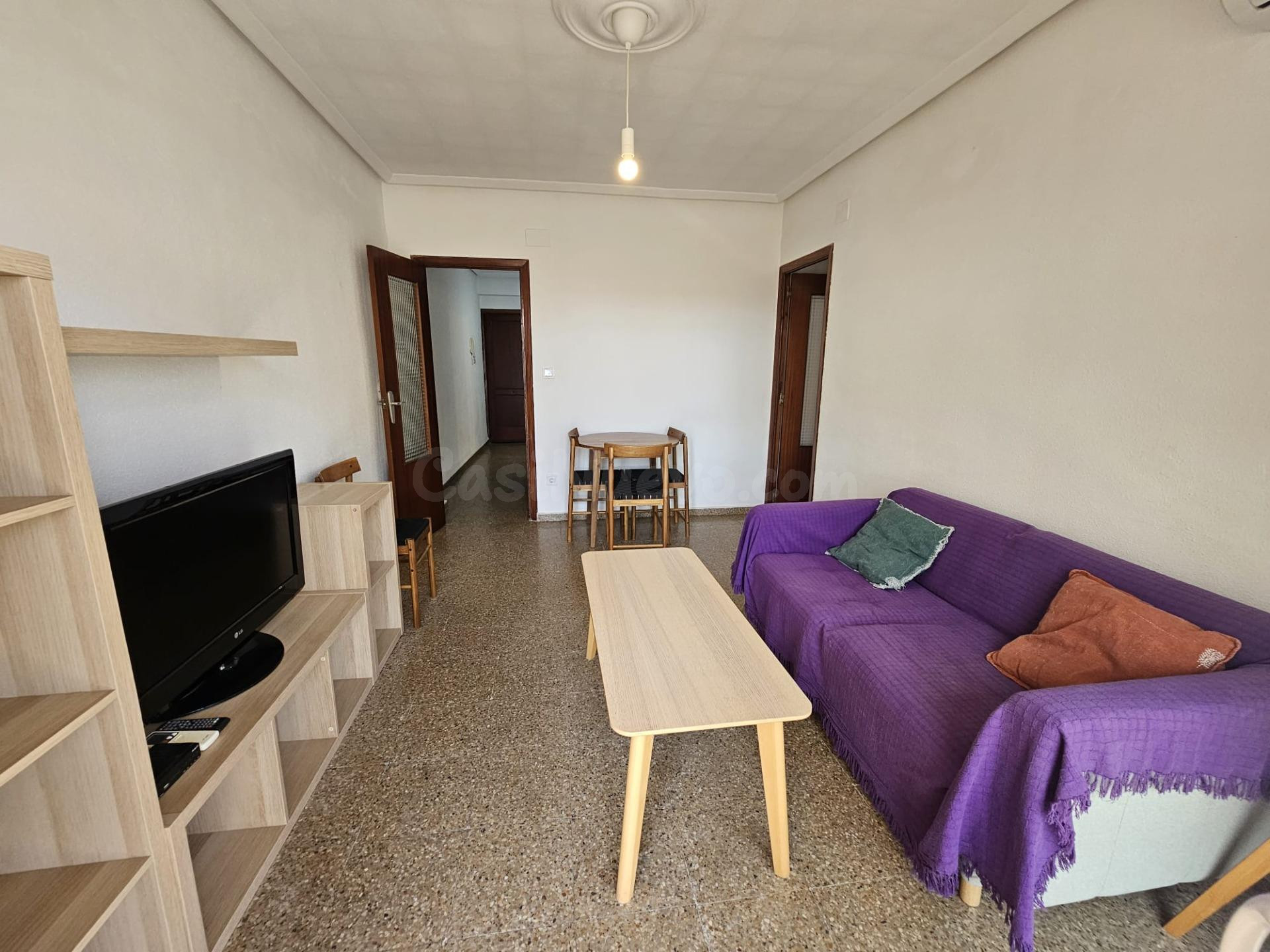 AMPLIA VIVIENDA AMUEBLADA EN ALQUILER EN EN CORTS, JUNTO A RUZAFA – VALENCIA