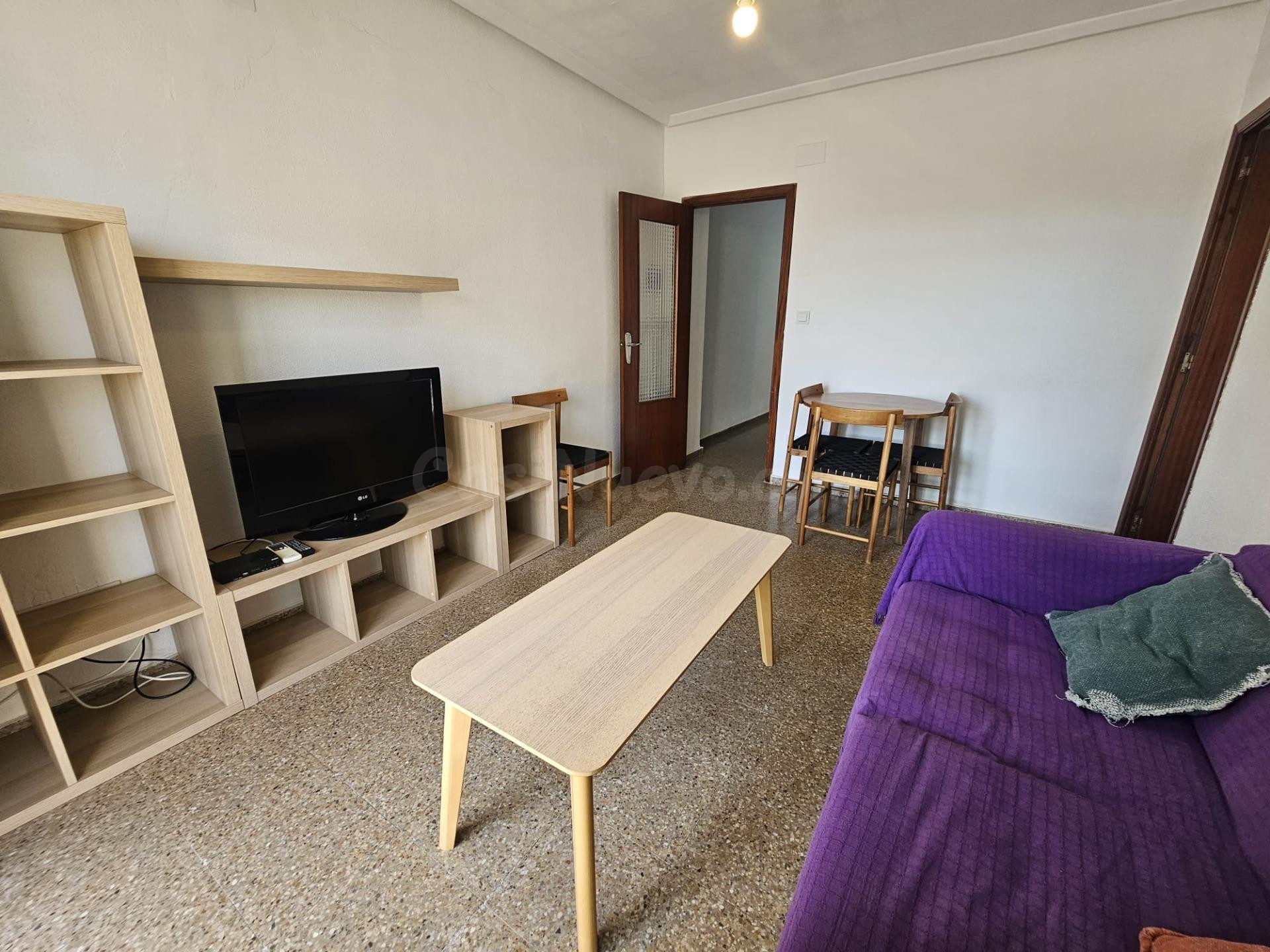 AMPLIA VIVIENDA AMUEBLADA EN ALQUILER EN EN CORTS, JUNTO A R - foto 5