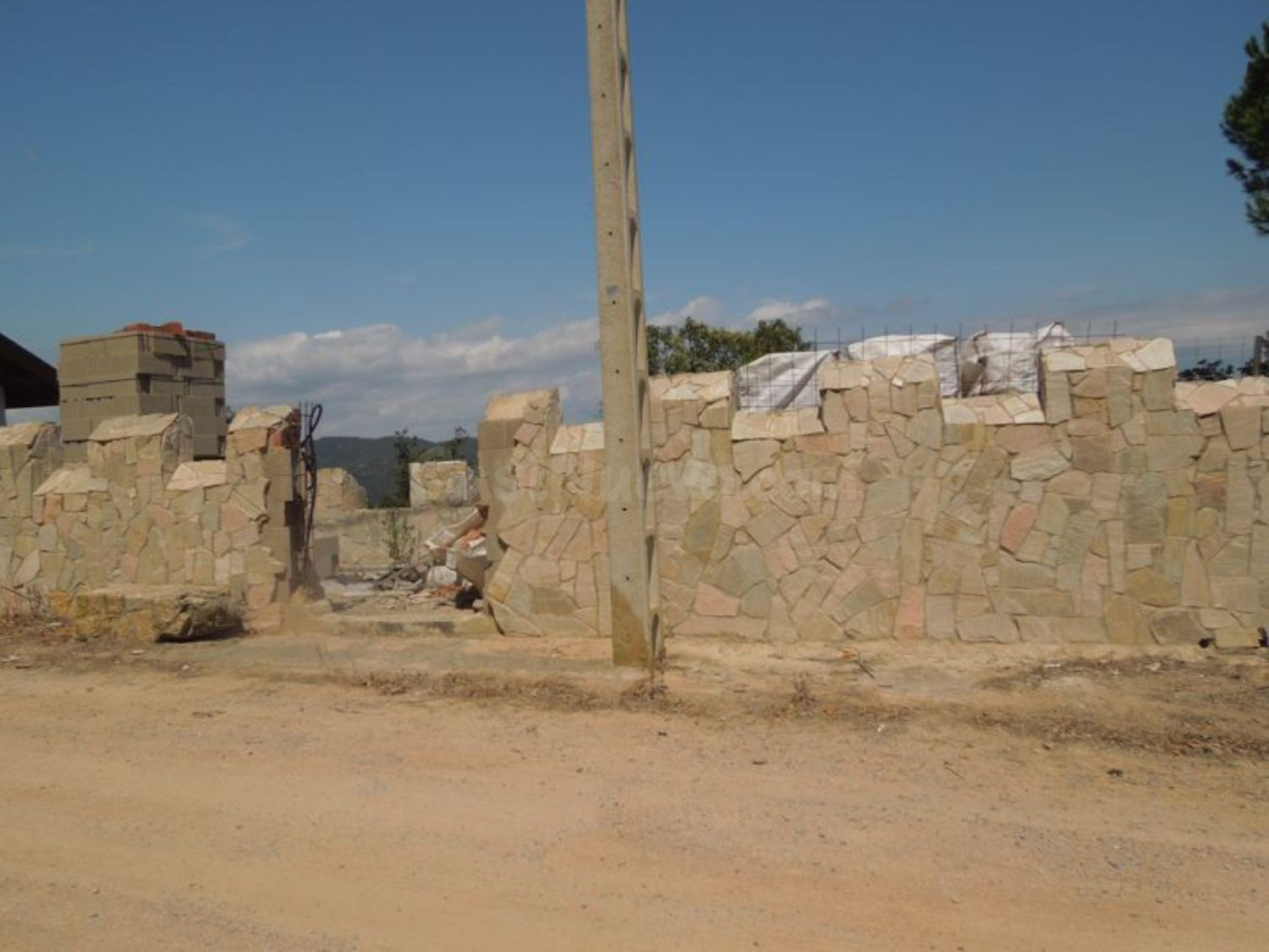 Terreno urbanizable 800m² en venta - Serra Brava - foto 2