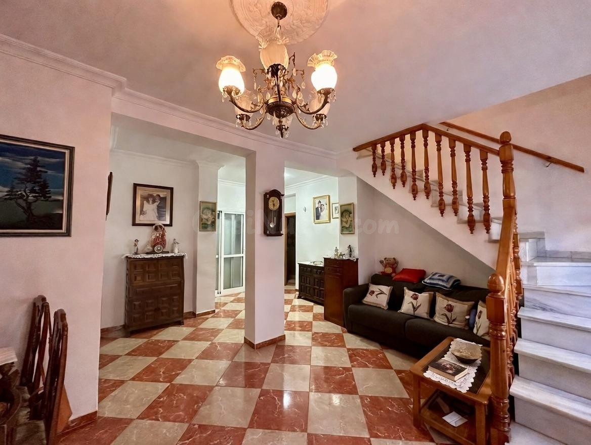 A dos minutos del mar: vivienda versátil con azotea y alta r - foto 4