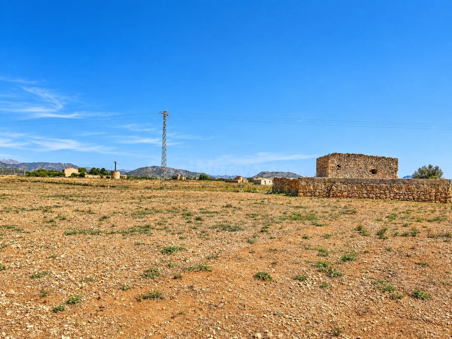 Finca rústica de 14.628 m2 con construcción para reformar en - foto 3