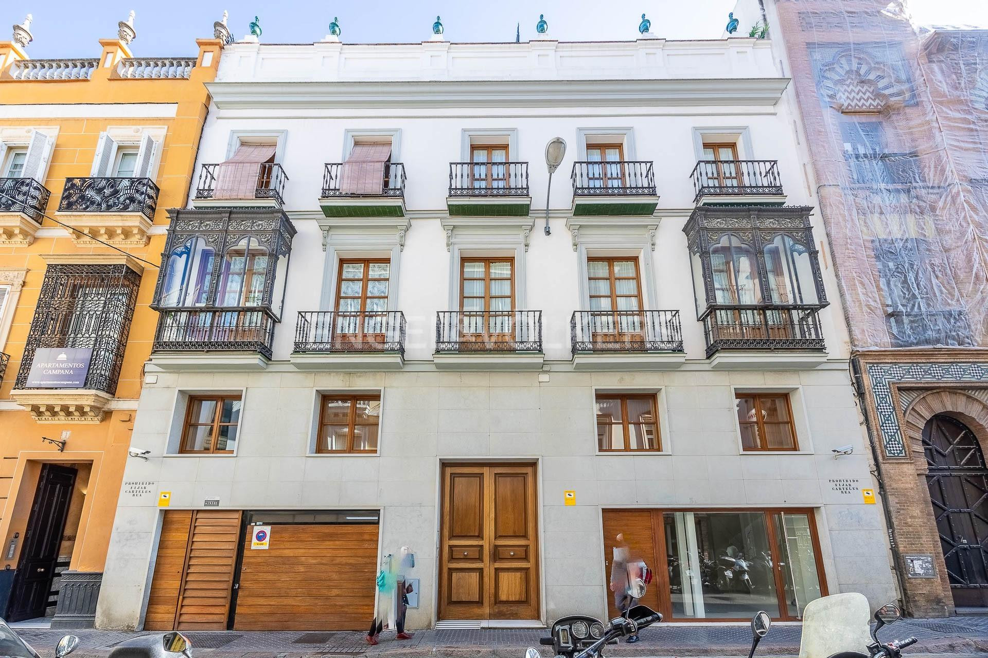 EXCLUSIVIDAD Y DISTINCIÓN EN EL CORAZÓN HISTÓRICO DE SEVILLA FRENTE A LA CAMPANA!!