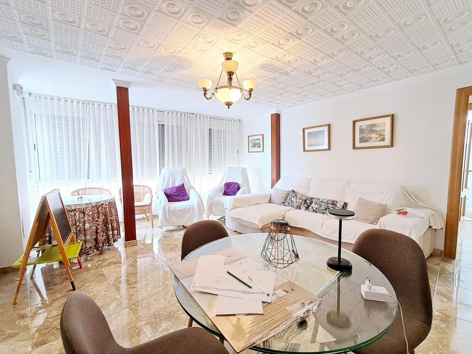 Amplio piso de 5 dormitorios con vistas al Puerto - foto 2