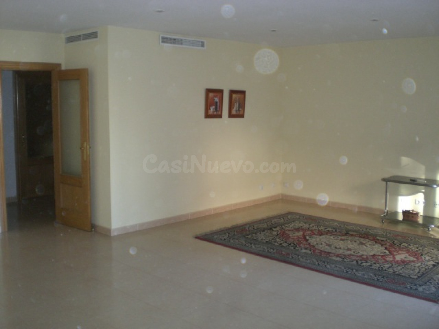 Piso con tres dormitorios y garaje en Avda Juan Carlos I