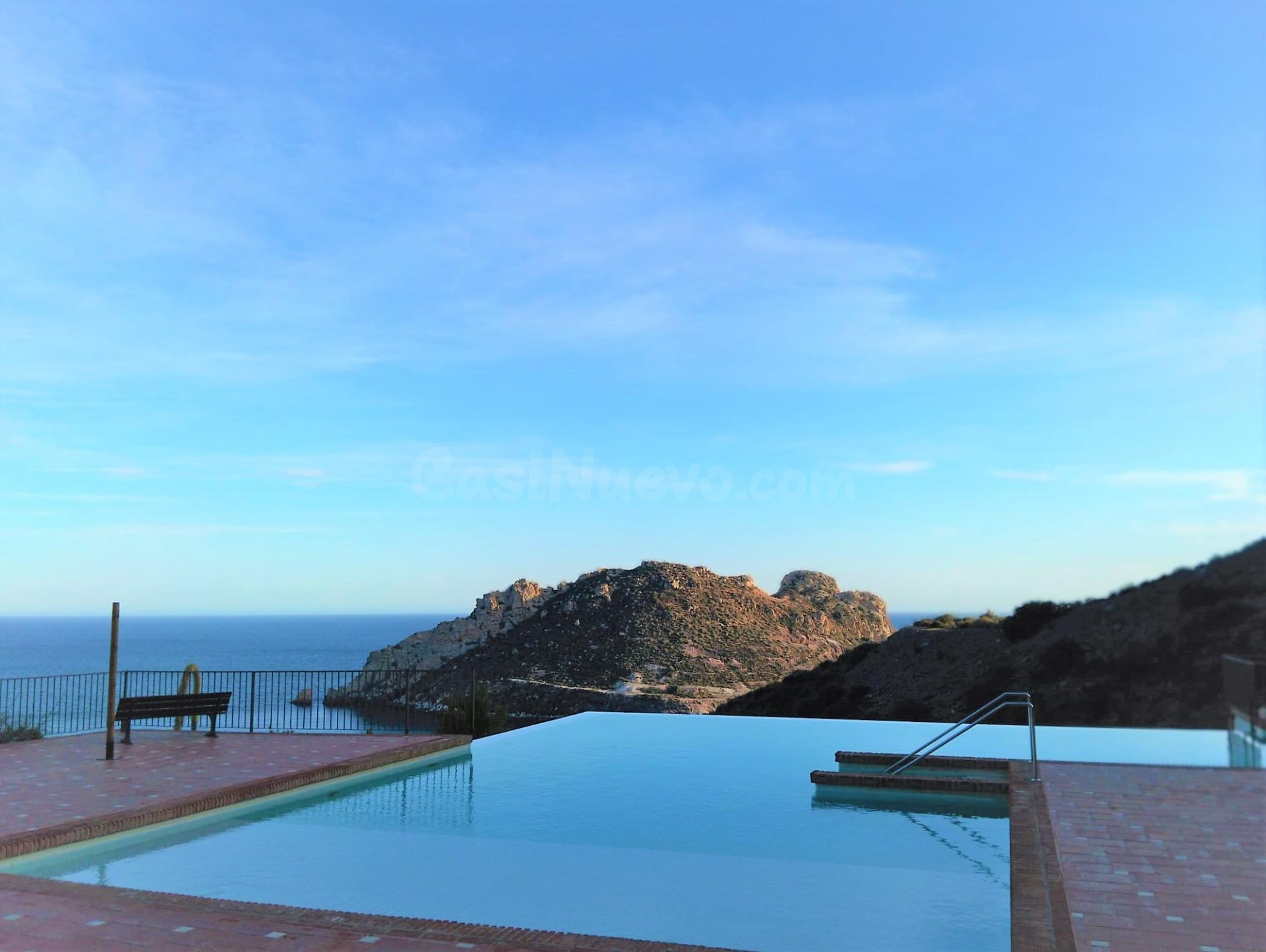 Apartamento dos dormitorios en primera línea con vistas a la Isla del Fraile.