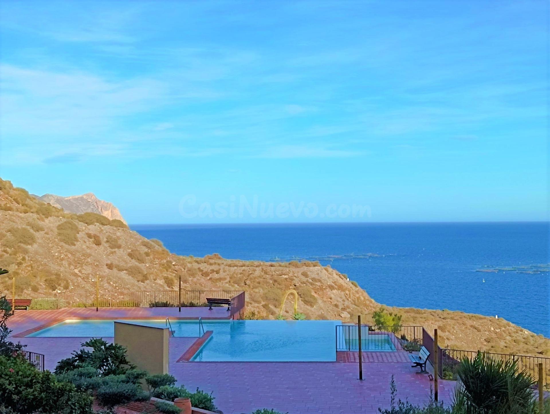 Apartamento dos dormitorios en primera línea con vistas a la - foto 2