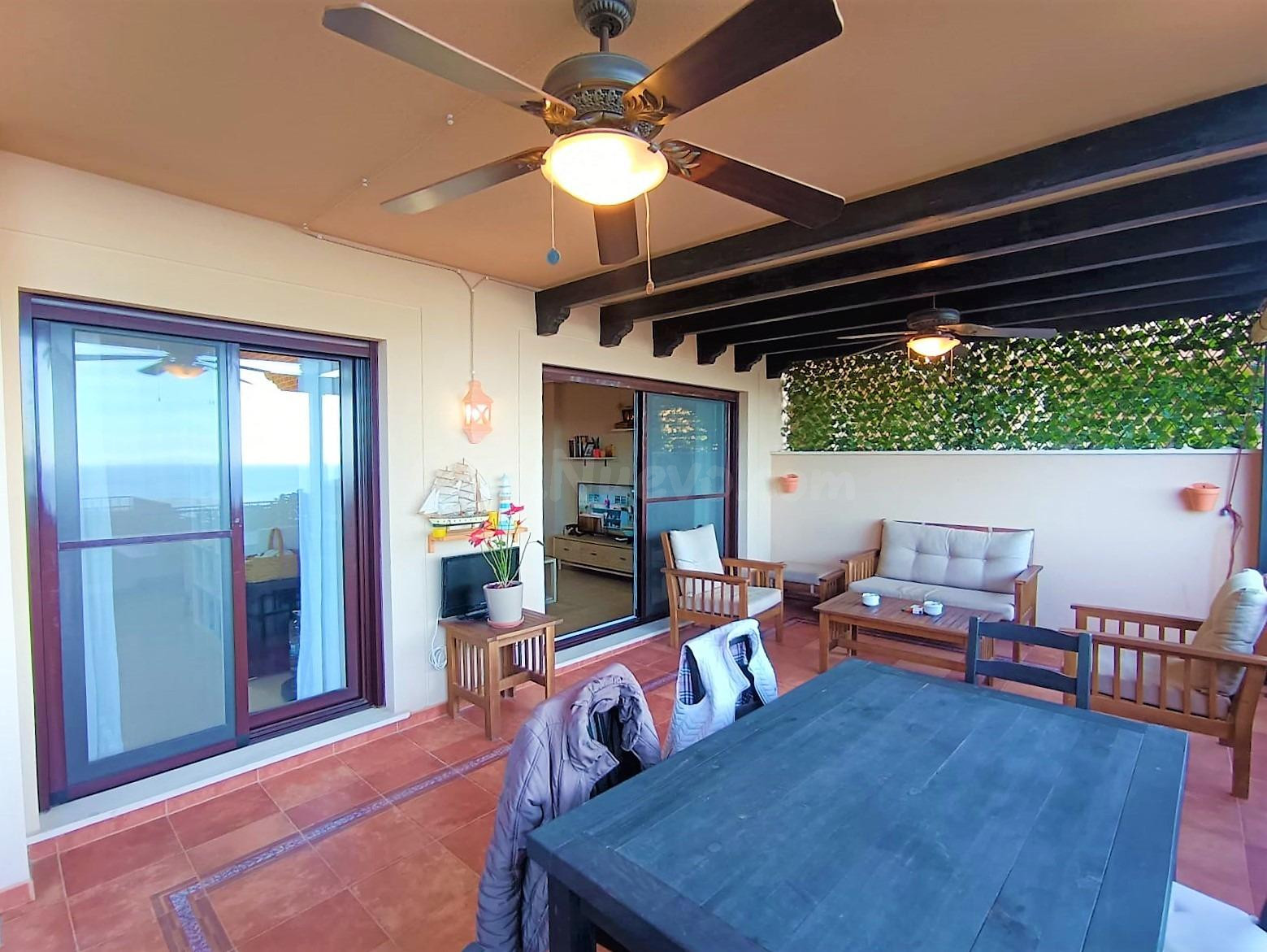 Apartamento dos dormitorios en primera línea con vistas a la - foto 5