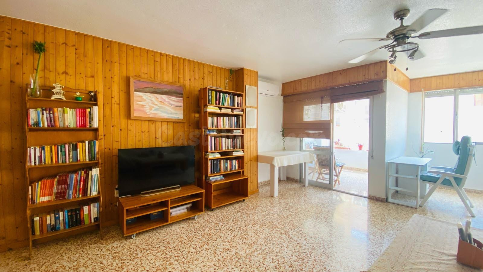 Piso de tres dormitorios y terraza a 50m de la Plaza de Espa - foto 2