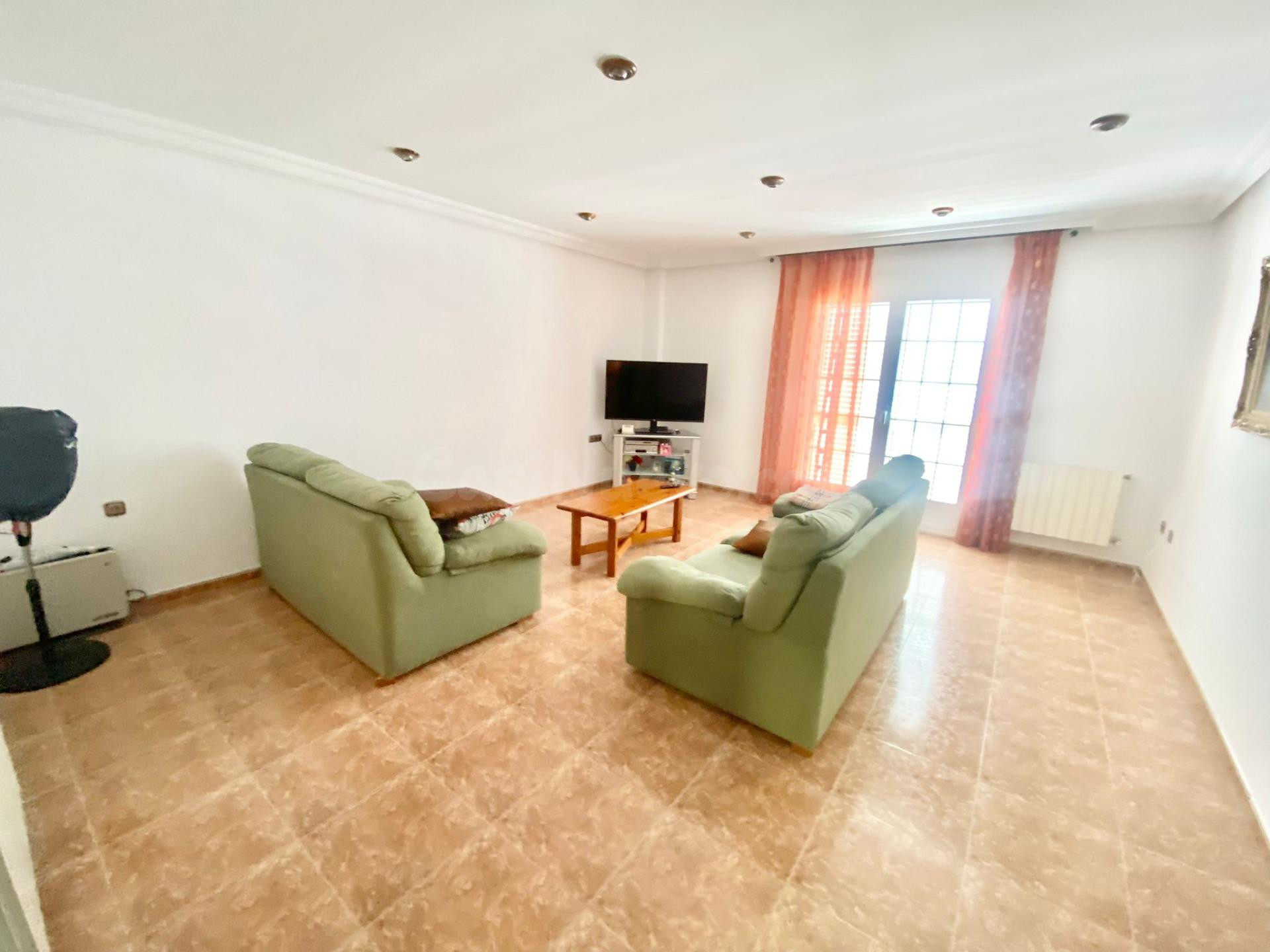 Casa con cuatro dormitorios en Puerto Lumbreras, de grandes  - foto 3