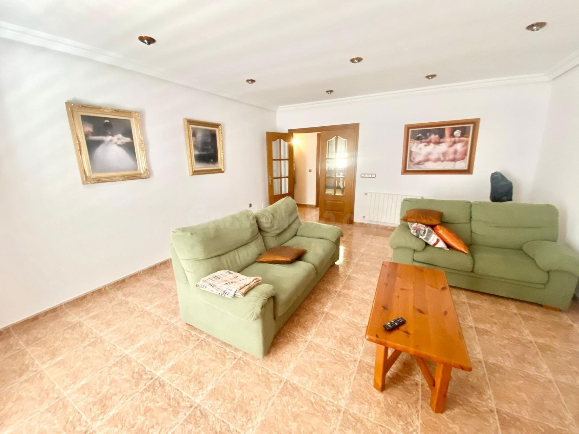 Casa con cuatro dormitorios en Puerto Lumbreras, de grandes  - foto 4