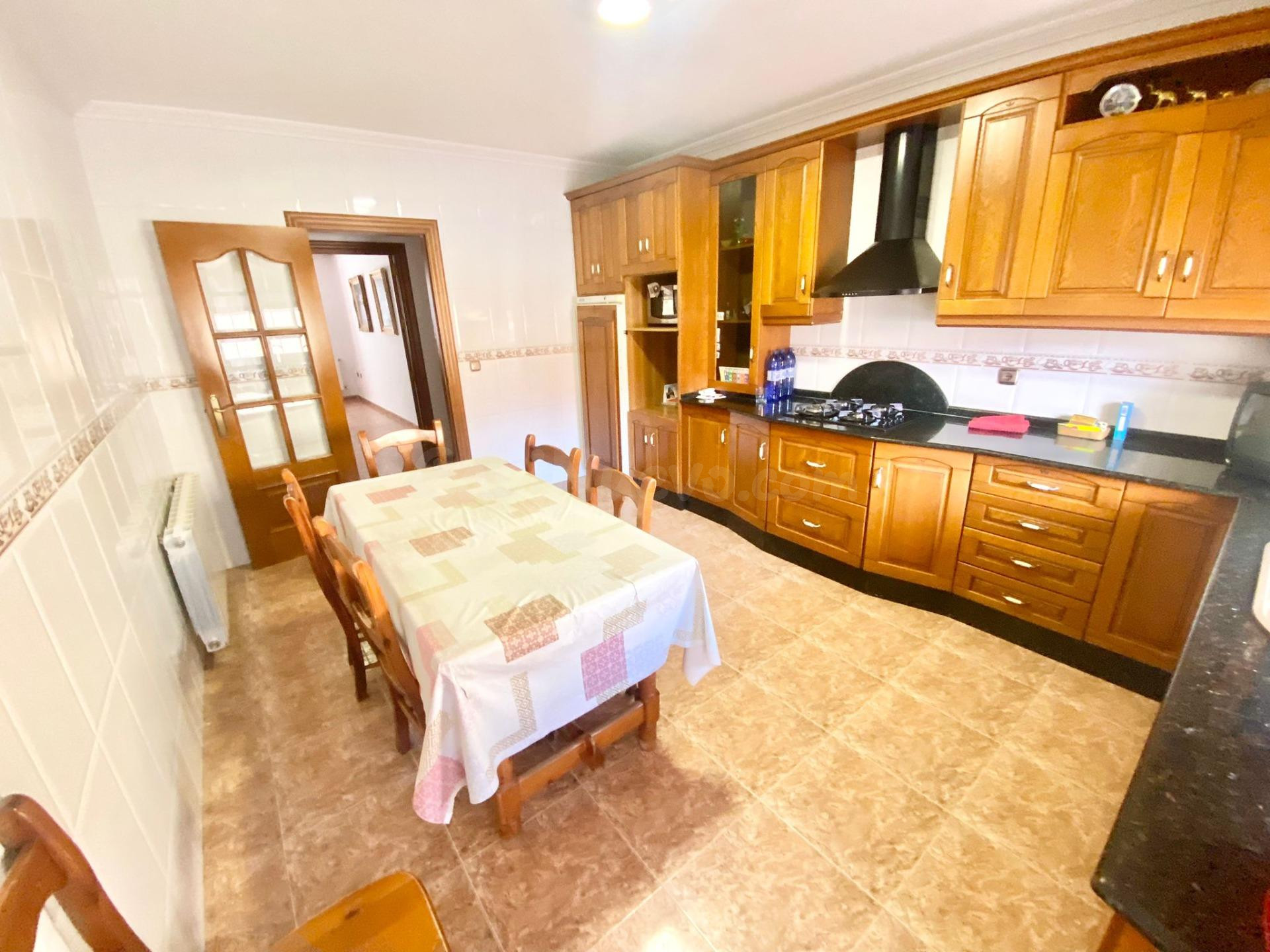 Casa con cuatro dormitorios en Puerto Lumbreras, de grandes  - foto 5