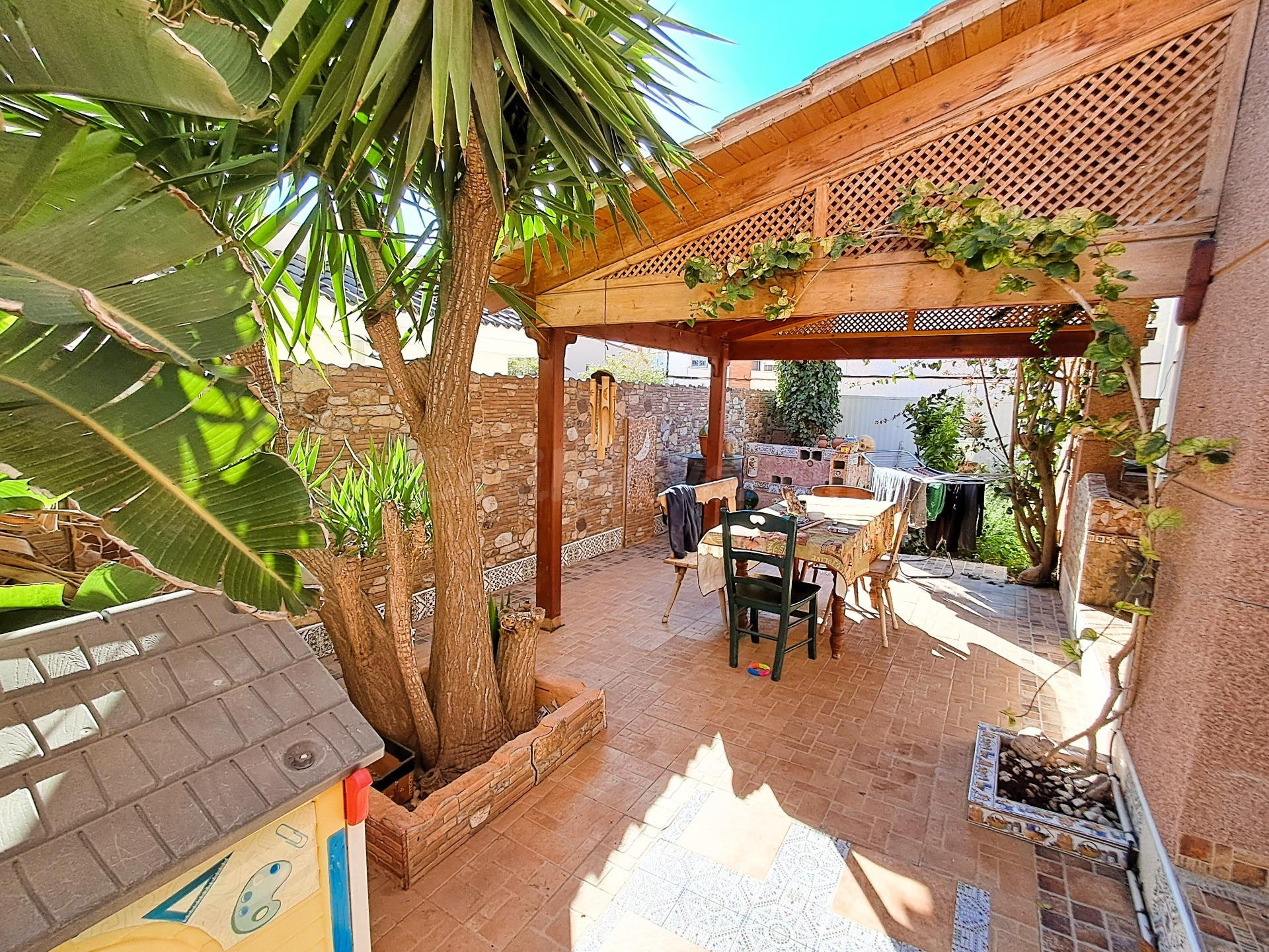 Gran Chalet en Las Molinetas con piscina climatizada y vista