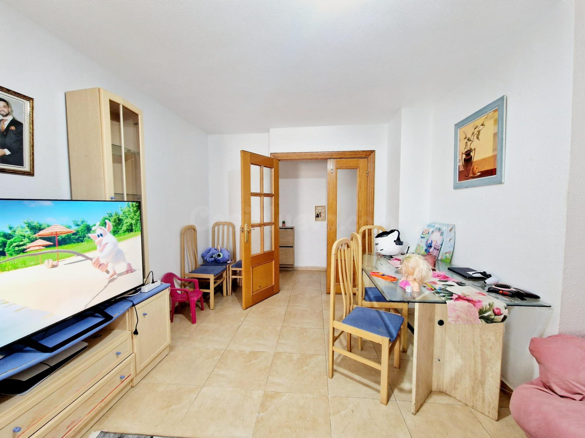 Apartamento de 2 dormitorios en 2ª linea de la Playa de Poni - foto 4