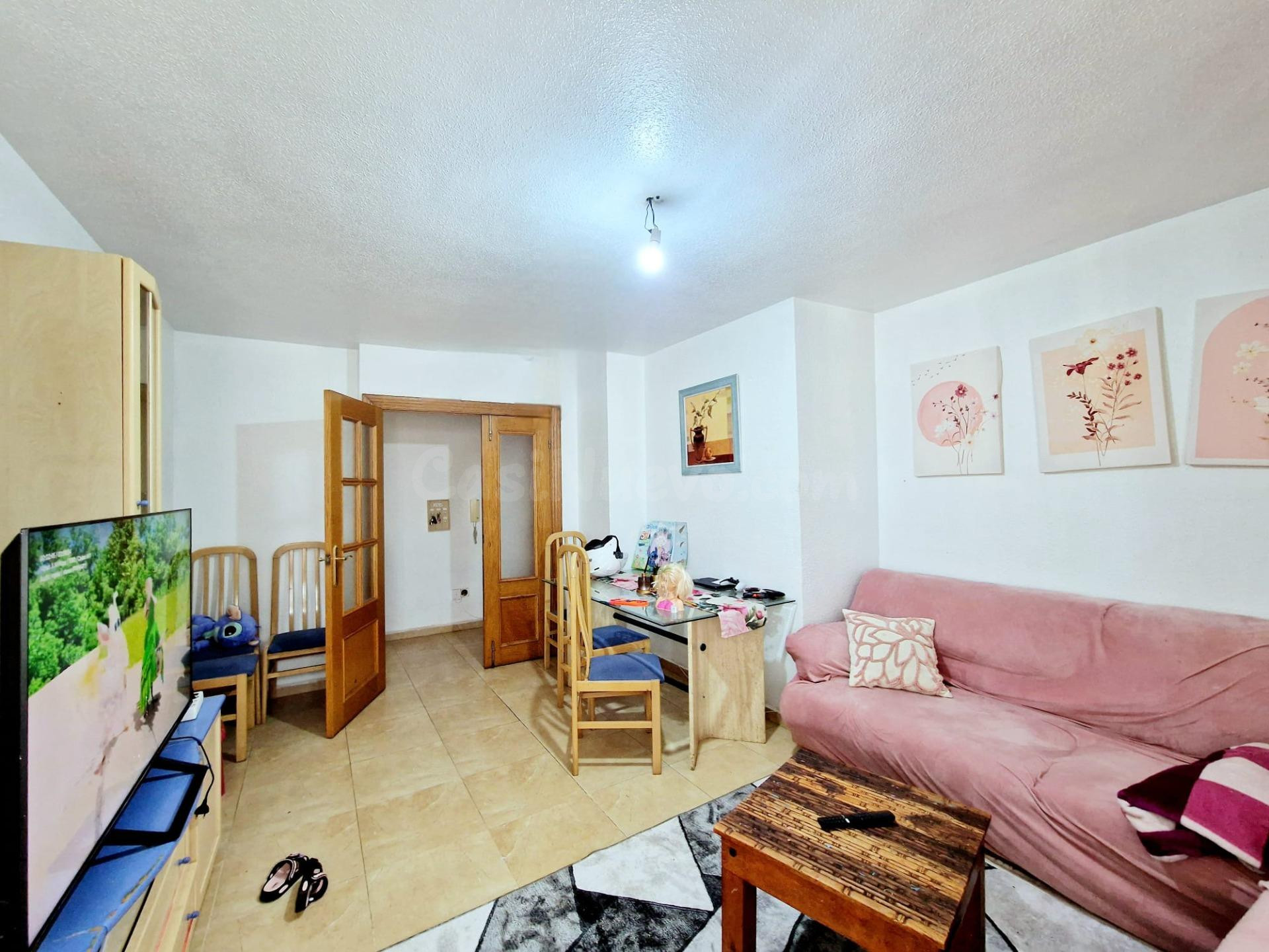 Apartamento de 2 dormitorios en 2ª linea de la Playa de Poni - foto 5