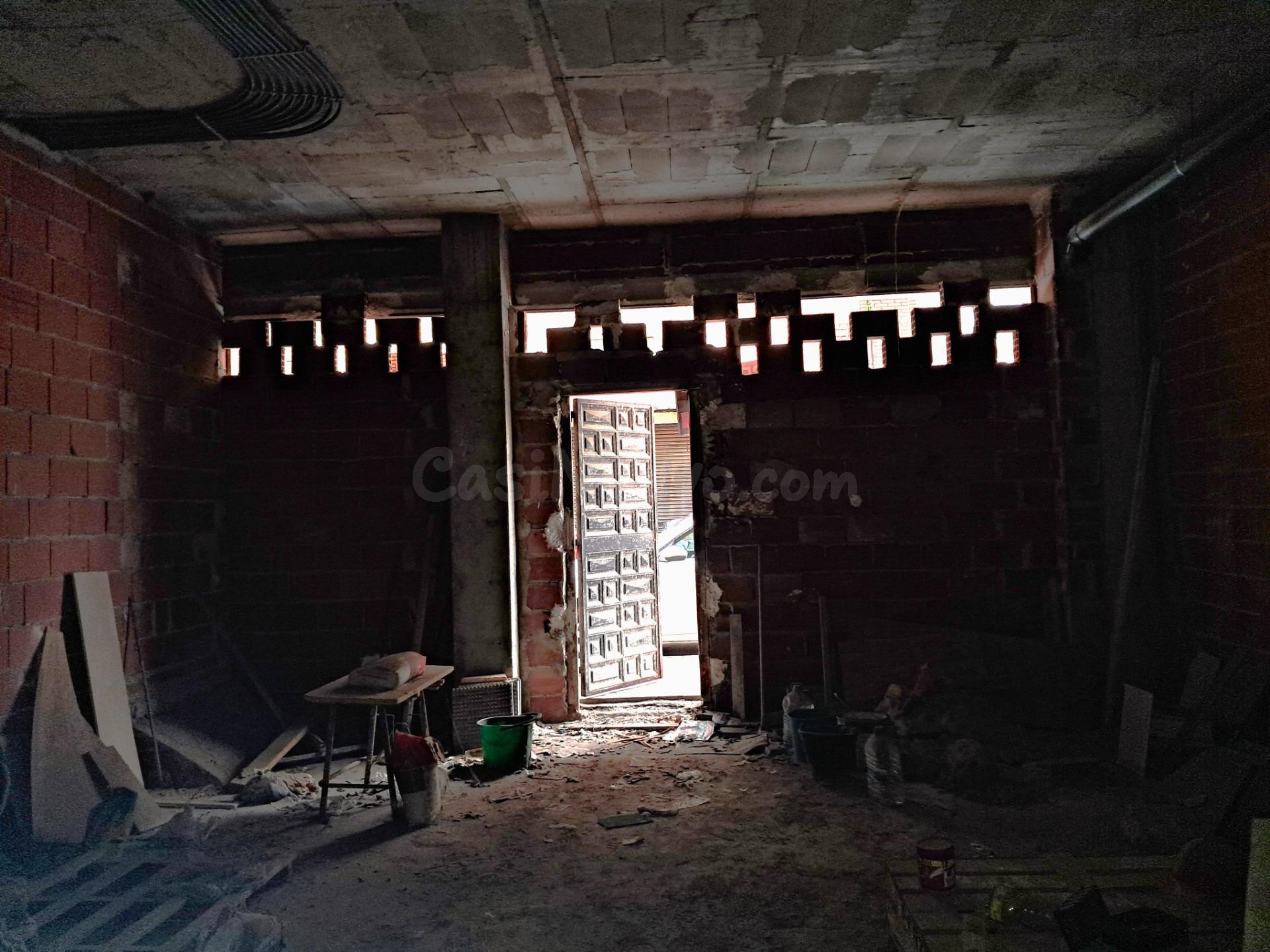 Bajo comercial de 230 m2 ideal para negocio en pleno centro  - foto 3