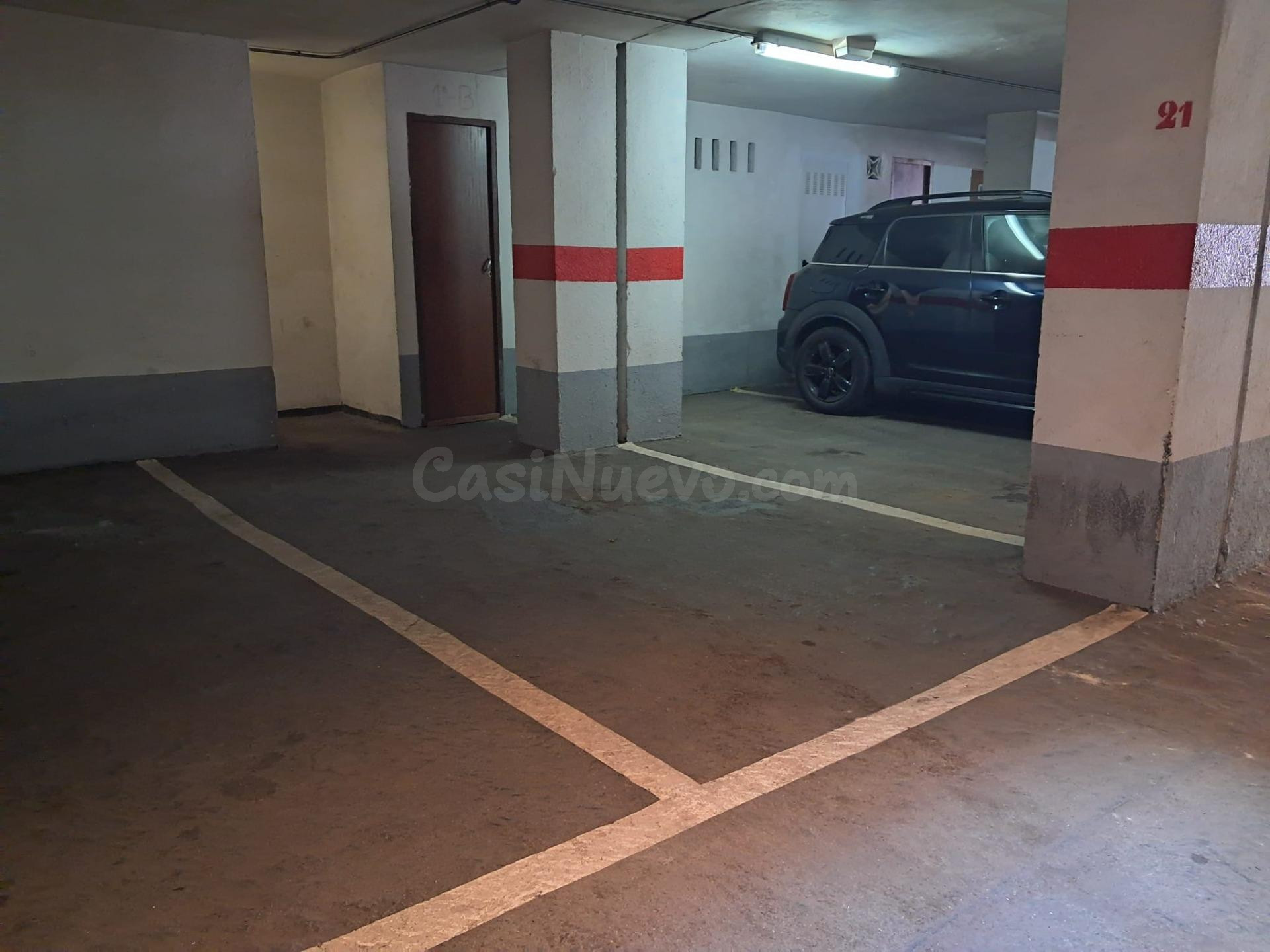Plaza de Parking a 120 m de la playa de Poniente - foto 2