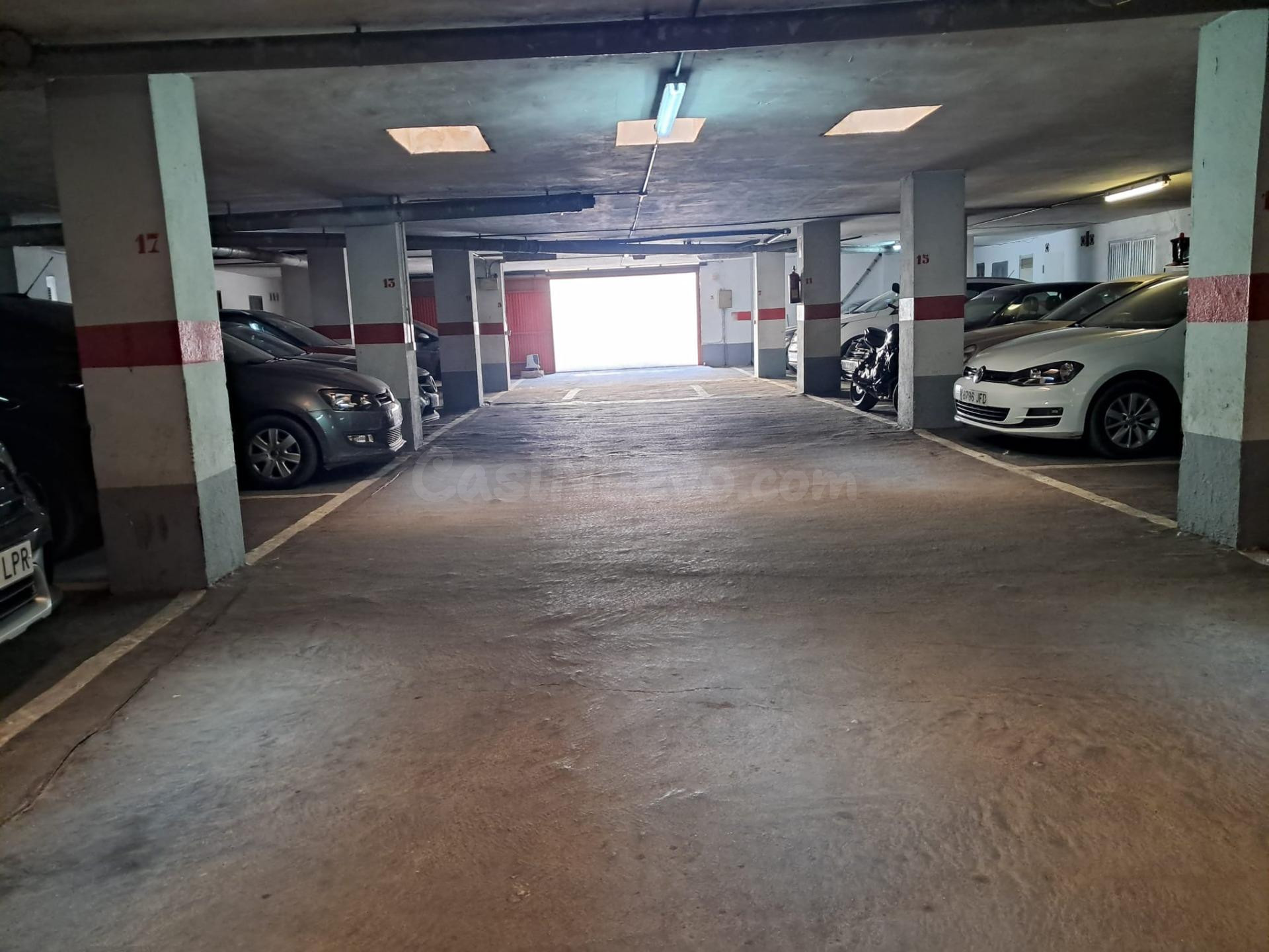 Plaza de Parking a 120 m de la playa de Poniente - foto 5