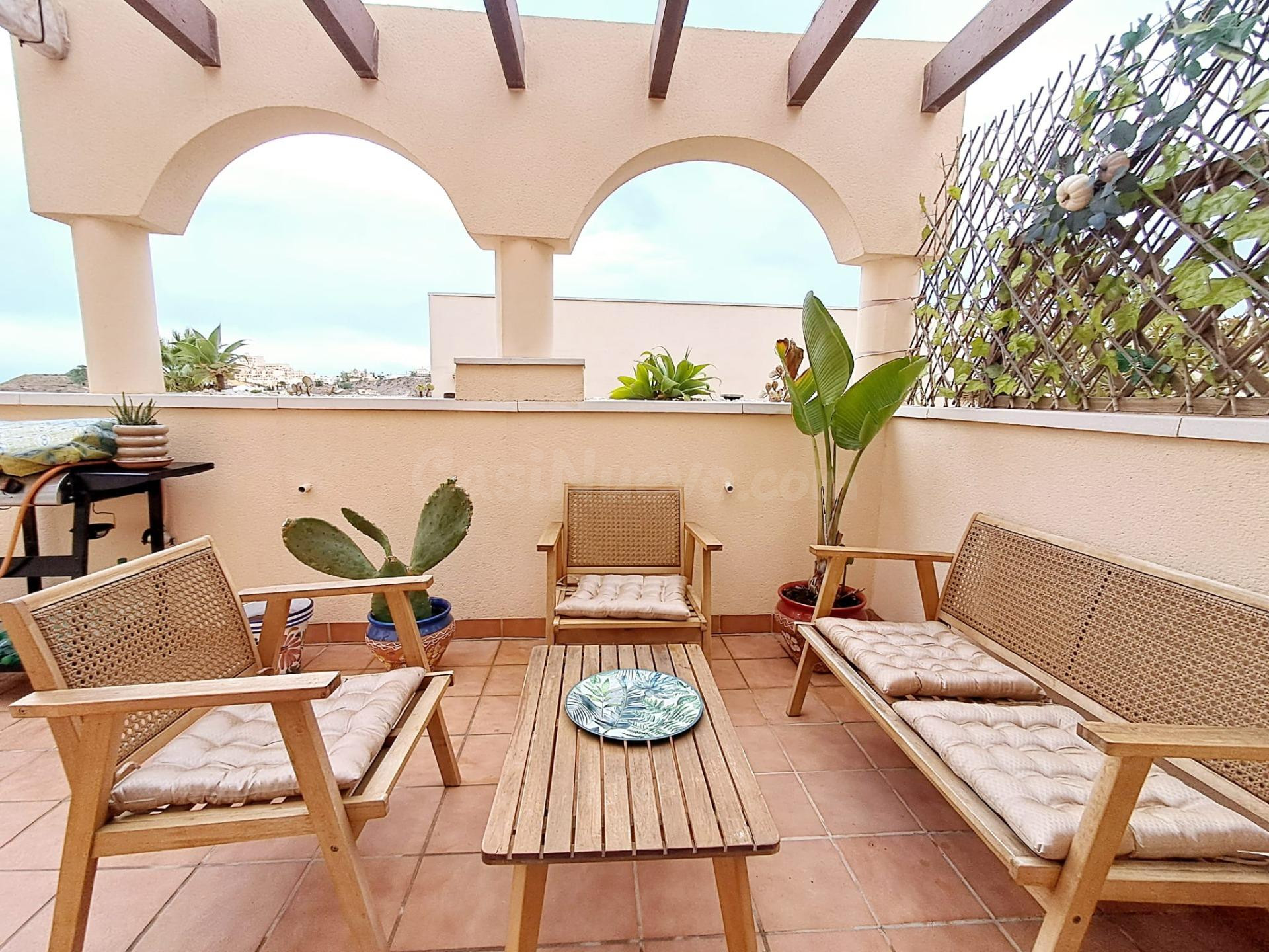 Apartamento con amplia terraza y garaje en Los Collados