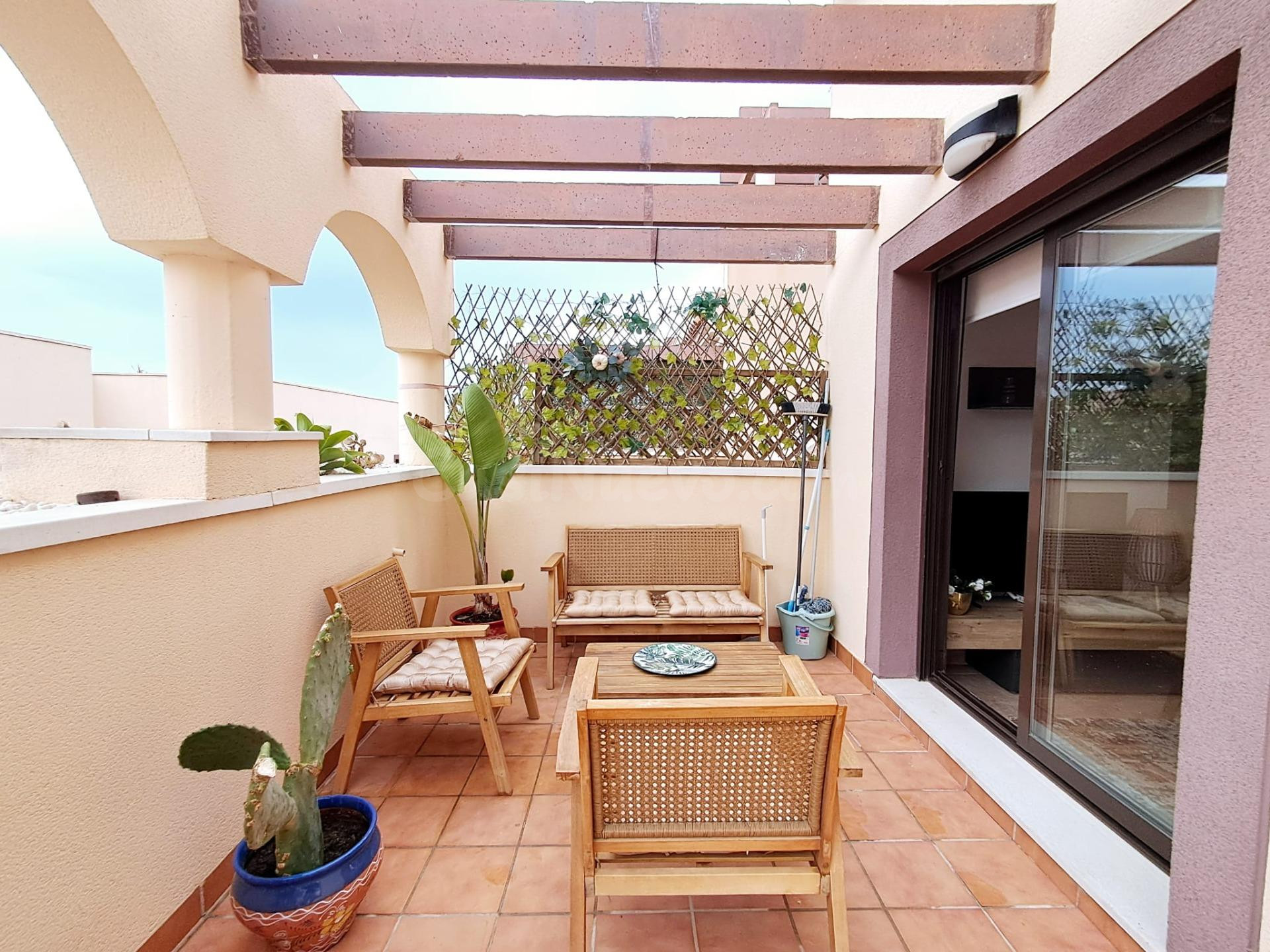 Apartamento con amplia terraza y garaje en Los Collados - foto 3