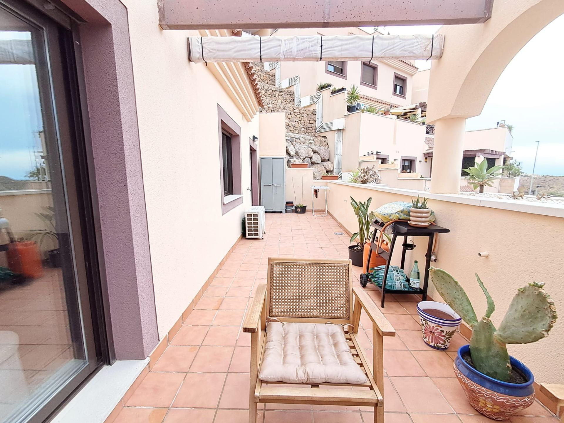 Apartamento con amplia terraza y garaje en Los Collados - foto 4