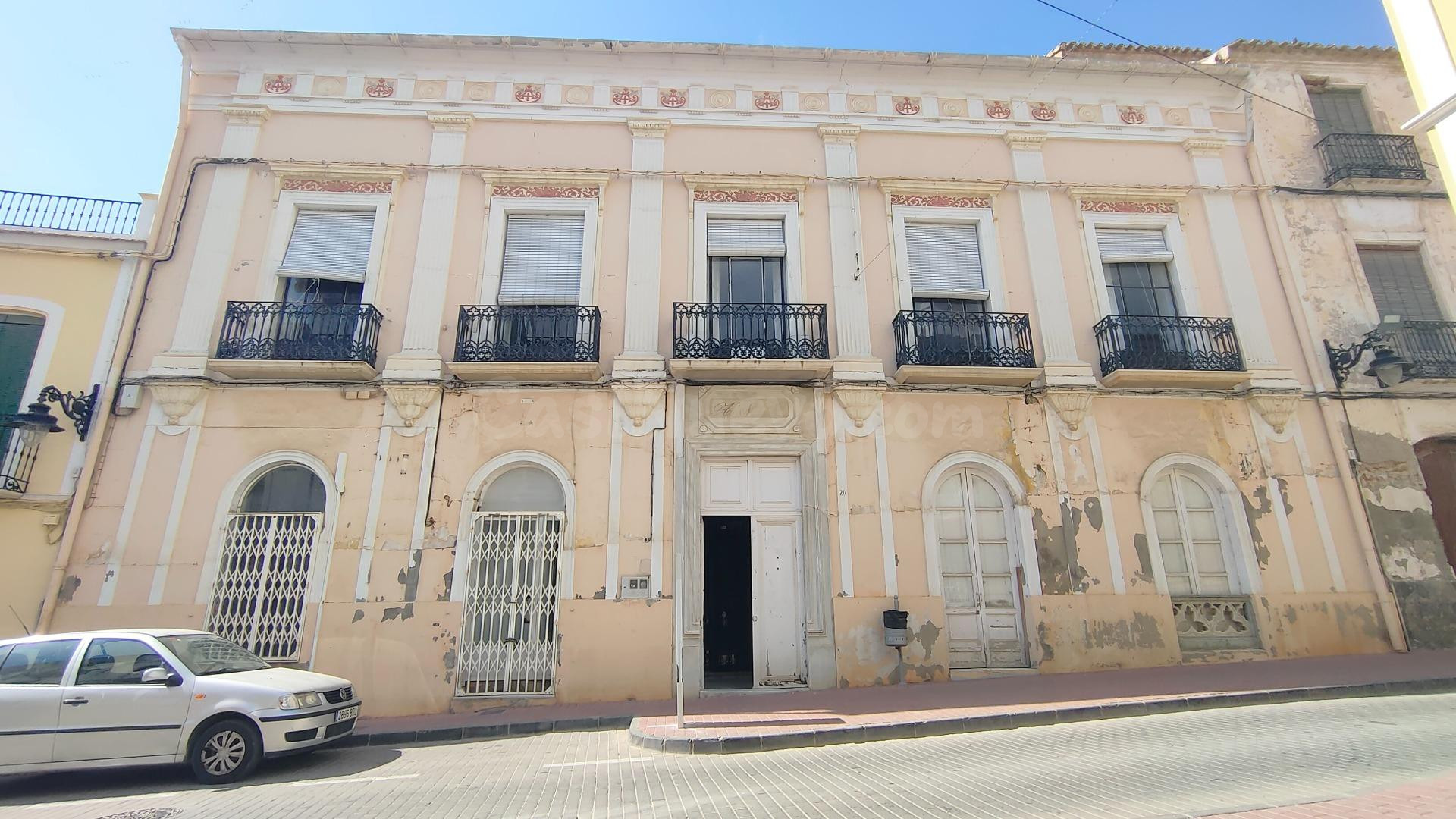 Majestuosa casa señorial para reformar en el centro histórico de Cuevas del Almanzora